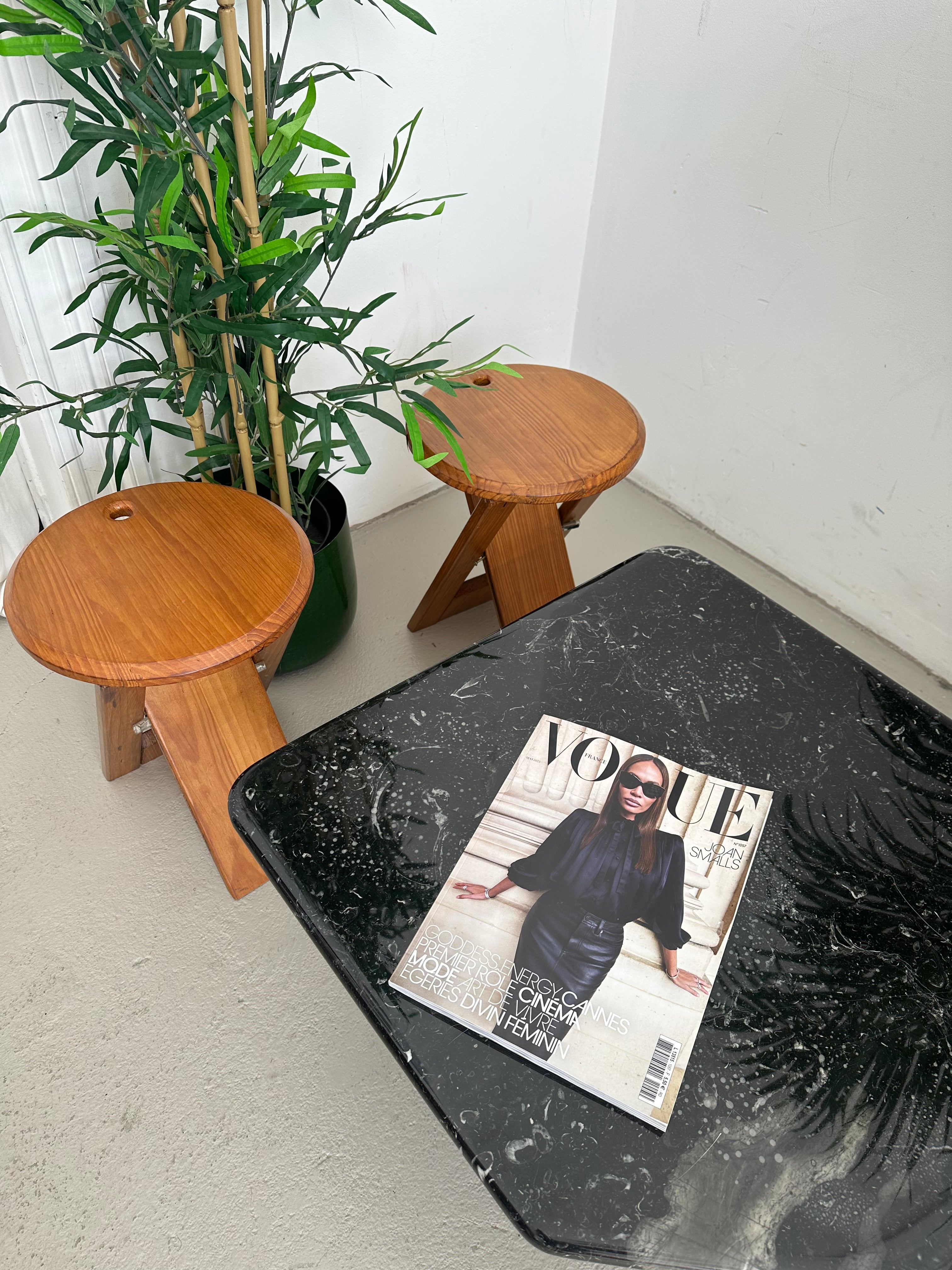 Table d’appoint en marbre noir