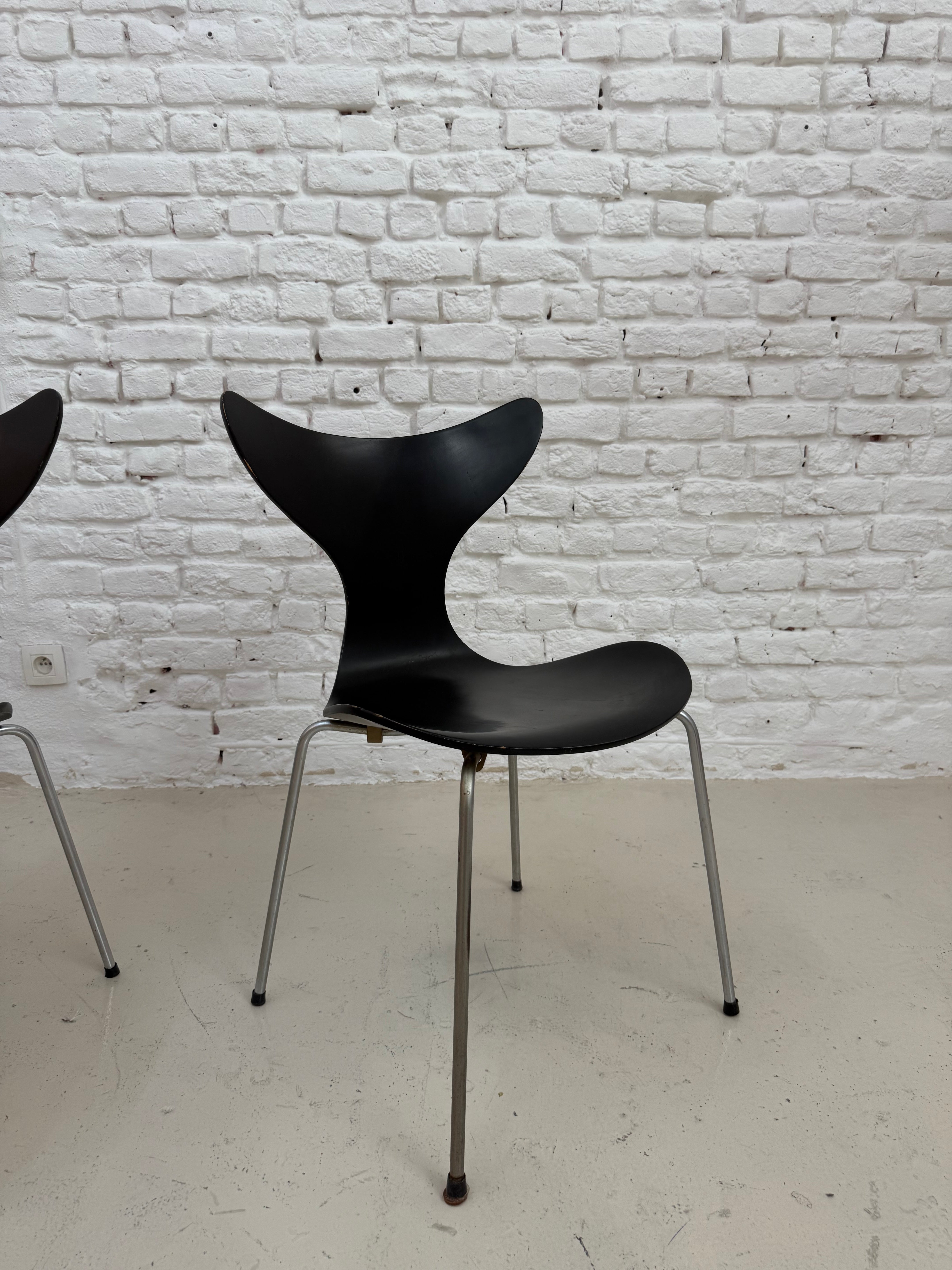 6 chaises Lily de Arne Jacobsen