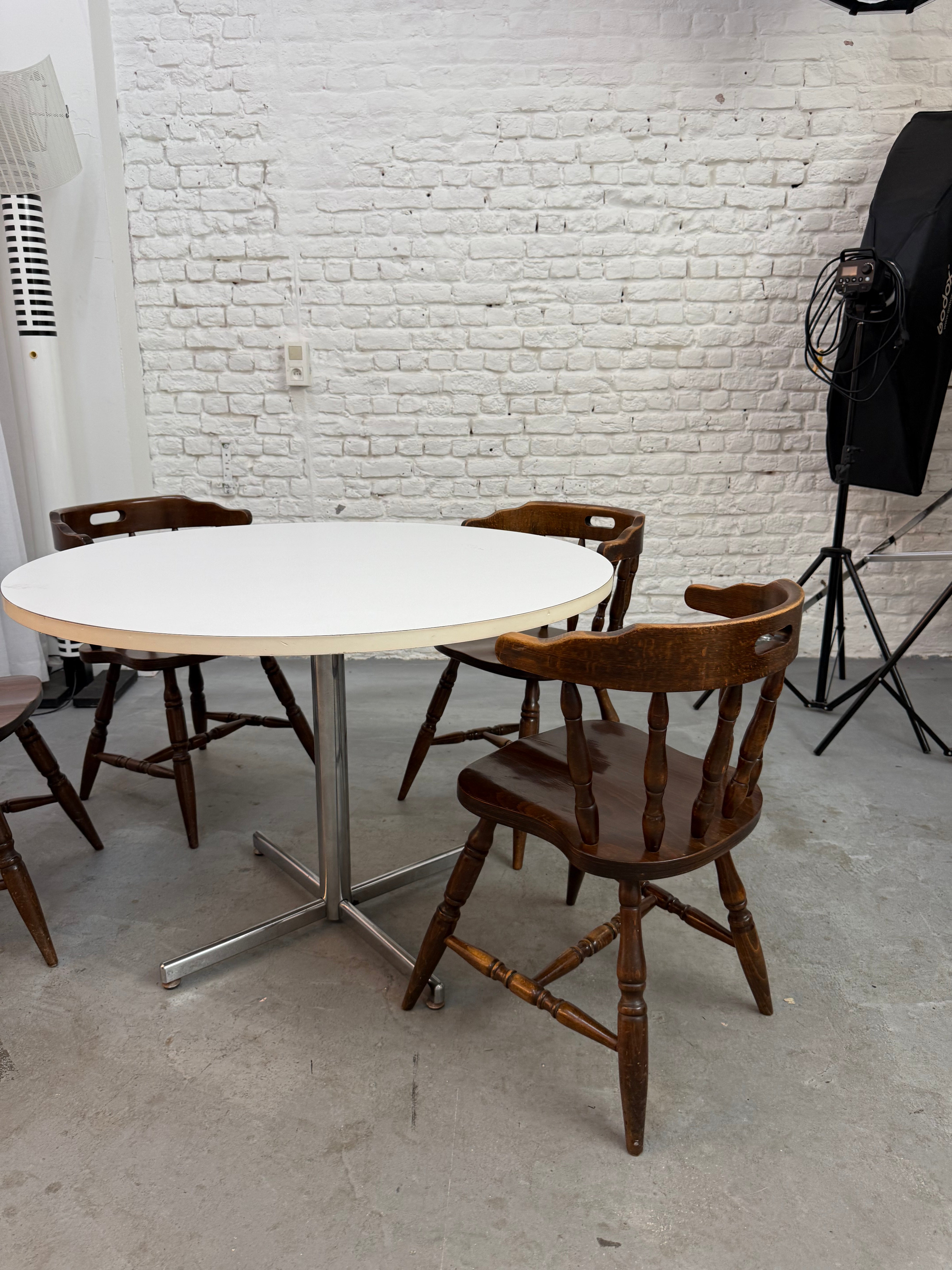 5 chaise de Bristo