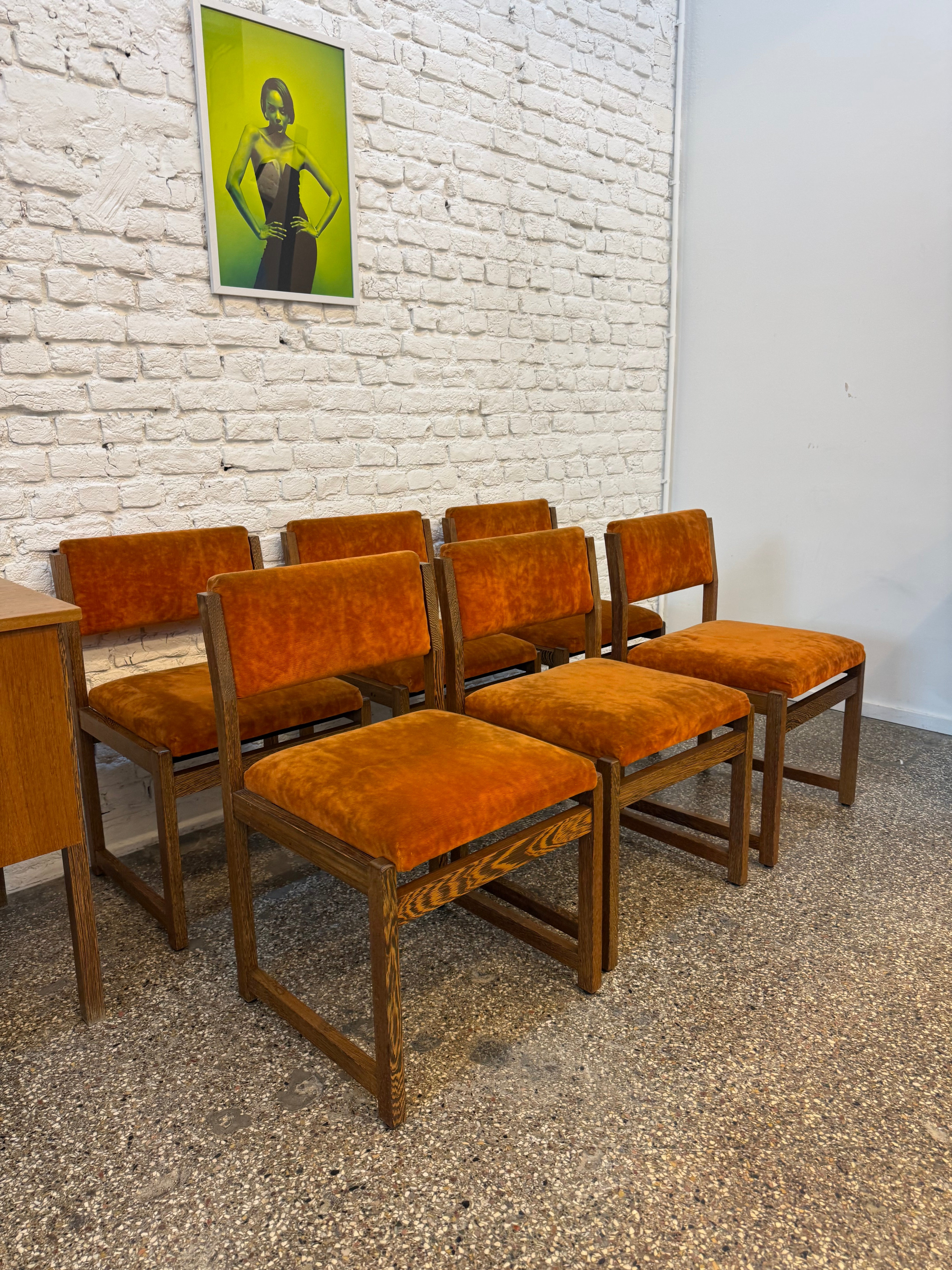 6 chaises en tissus et palissandre