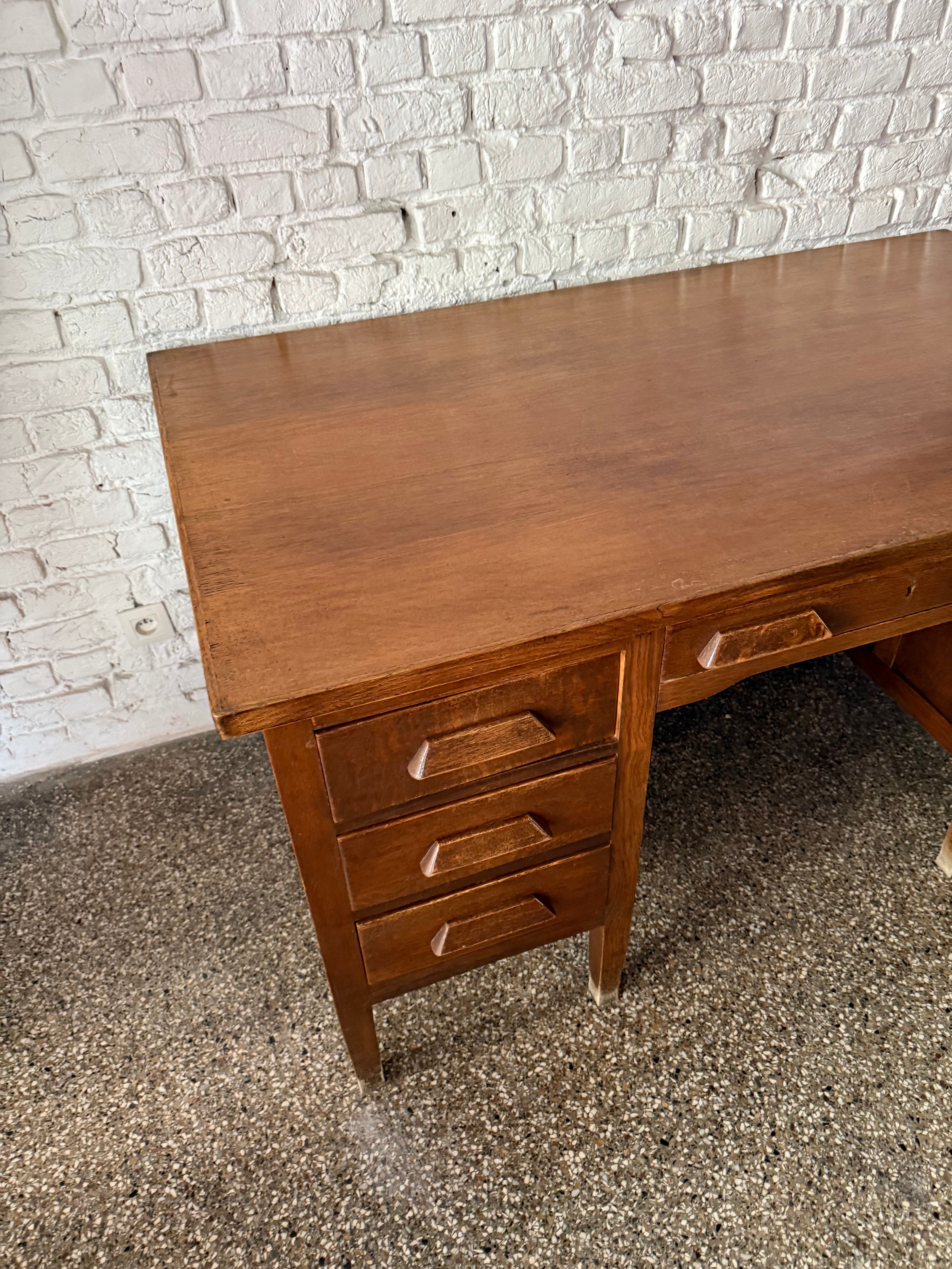 Bureau de 1940 en chêne