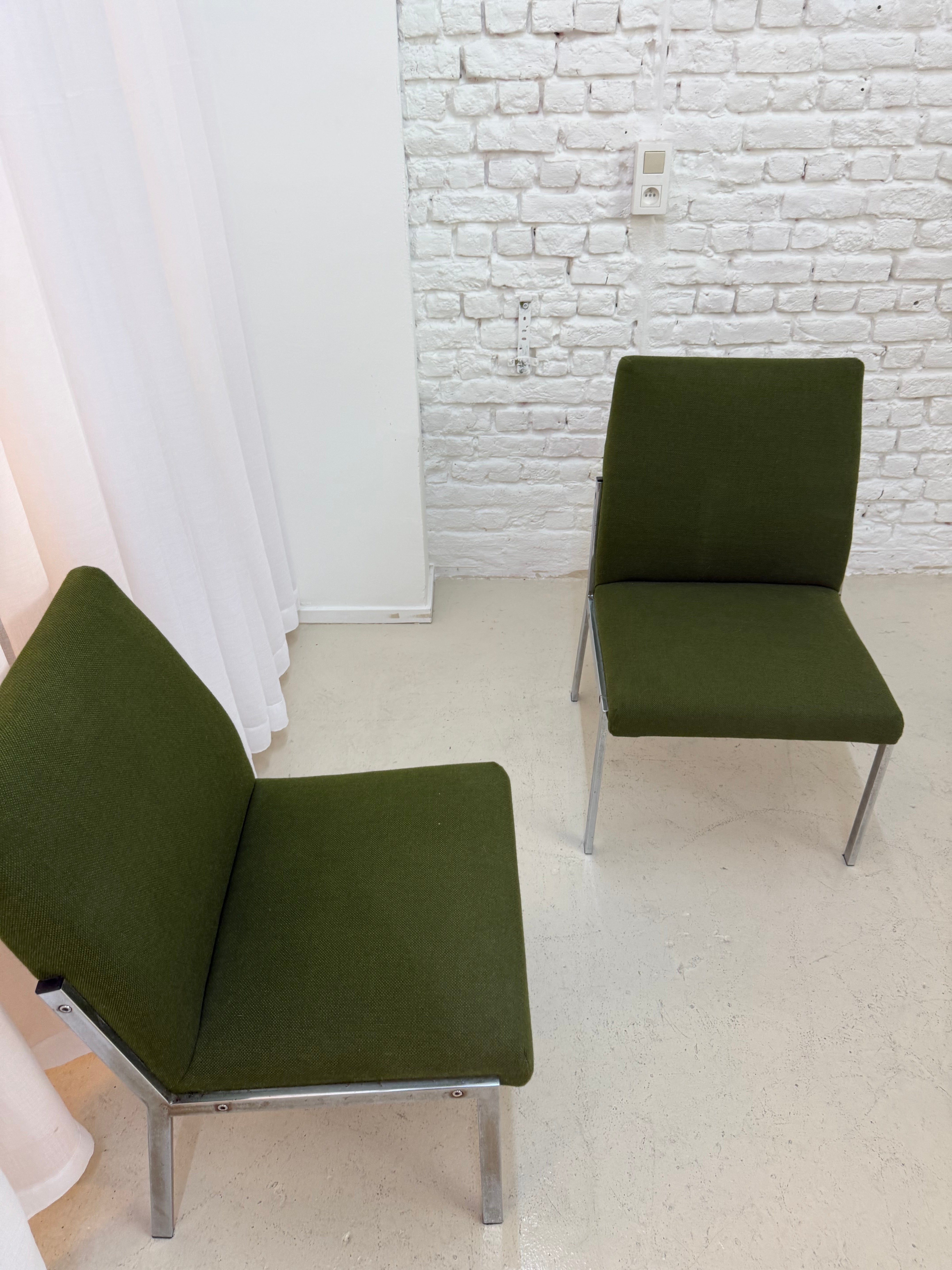 2 fauteuils vintage en tissu et chrome 1970