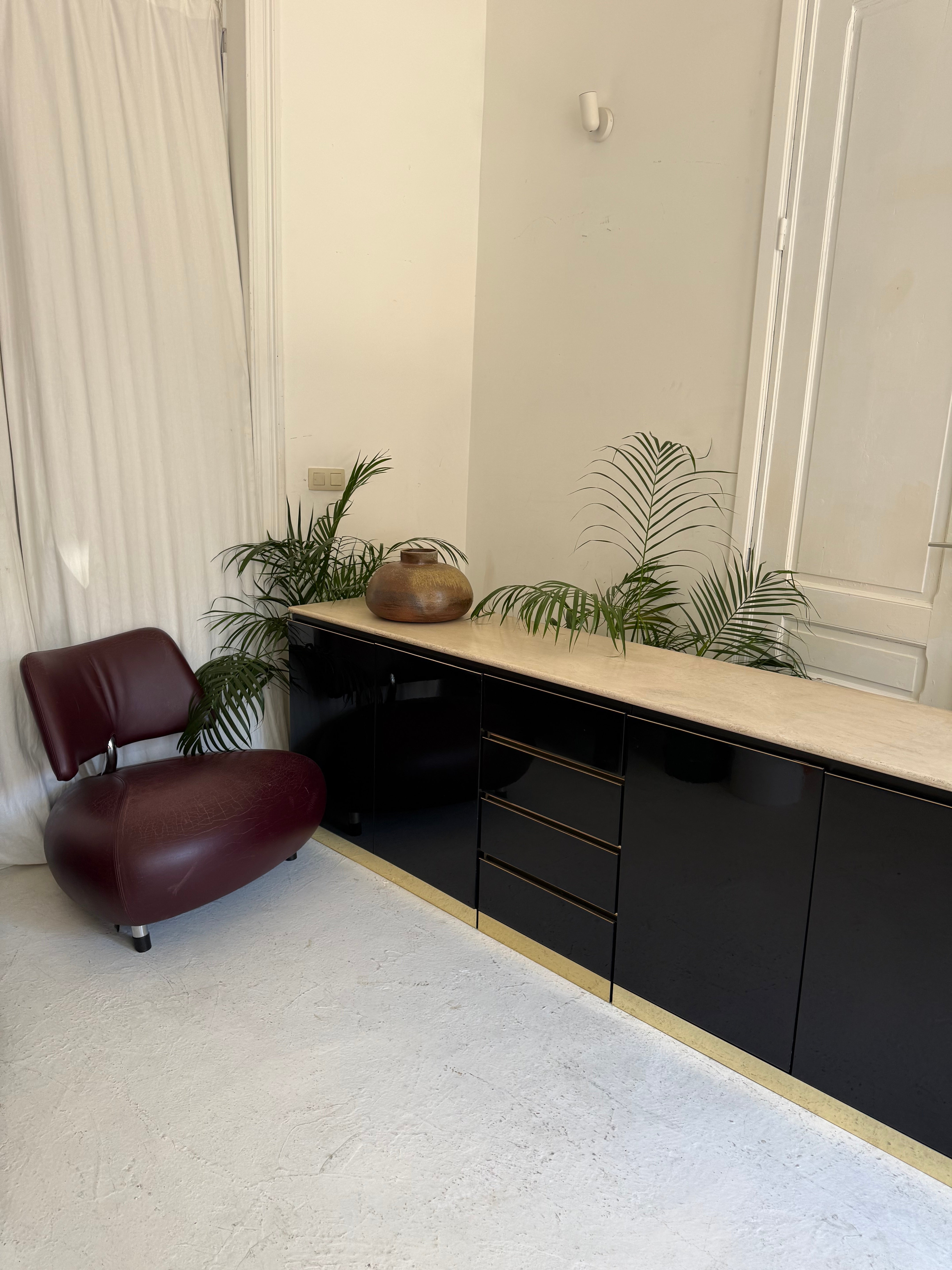Enfilade vintage en travertin et laiton