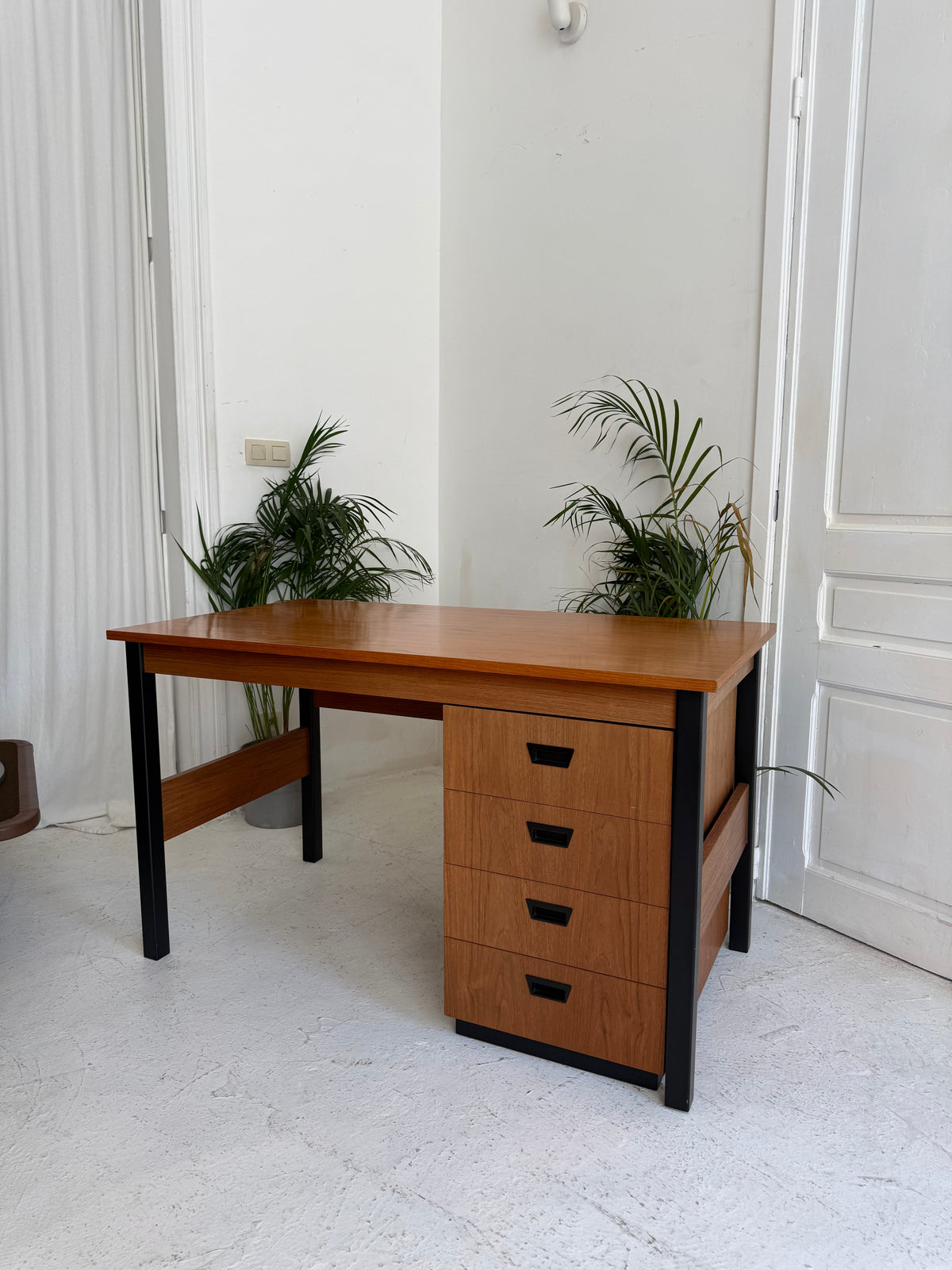 Bureau vintage en teck de 1970