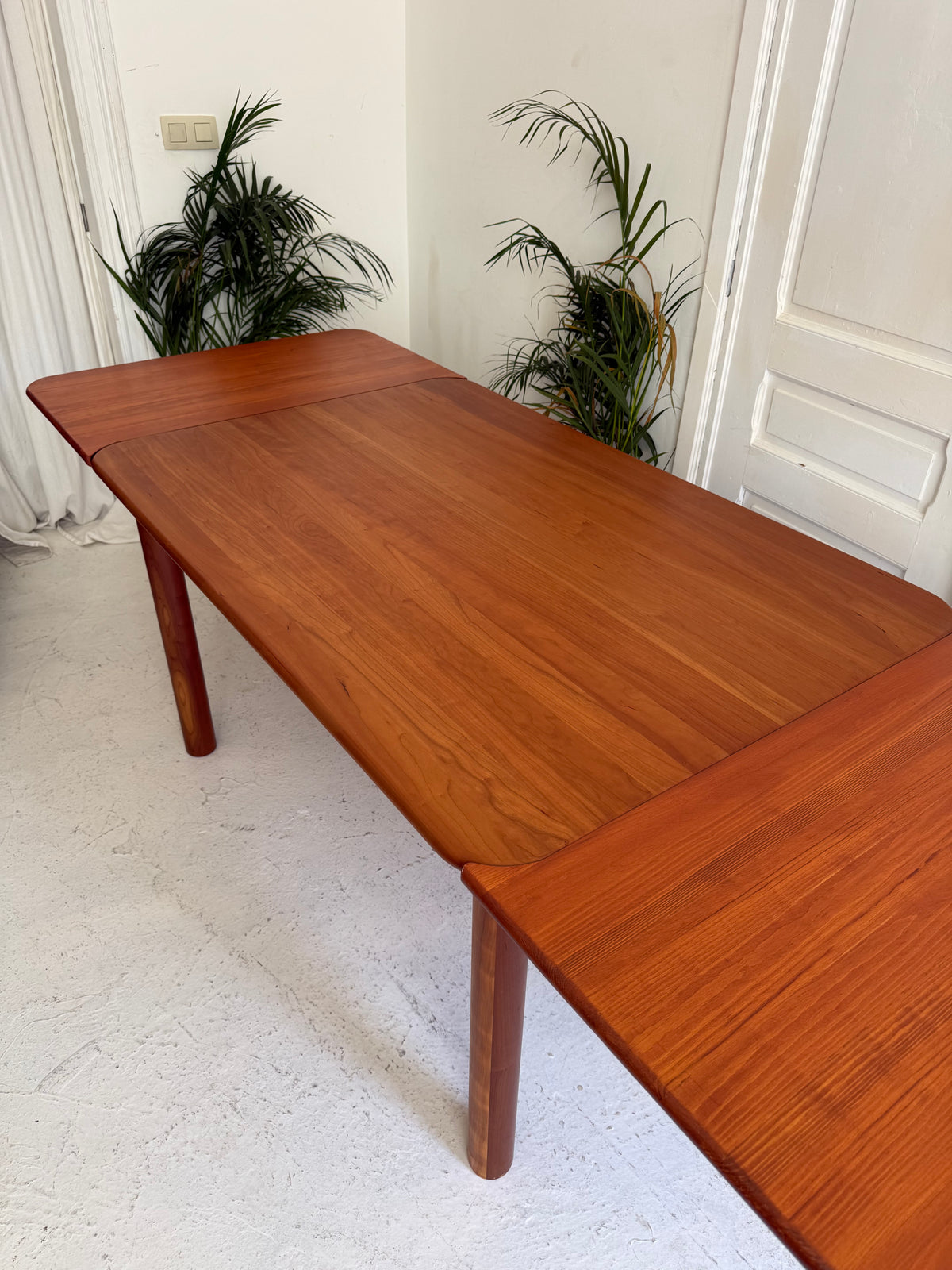 Table extensible en teck massif