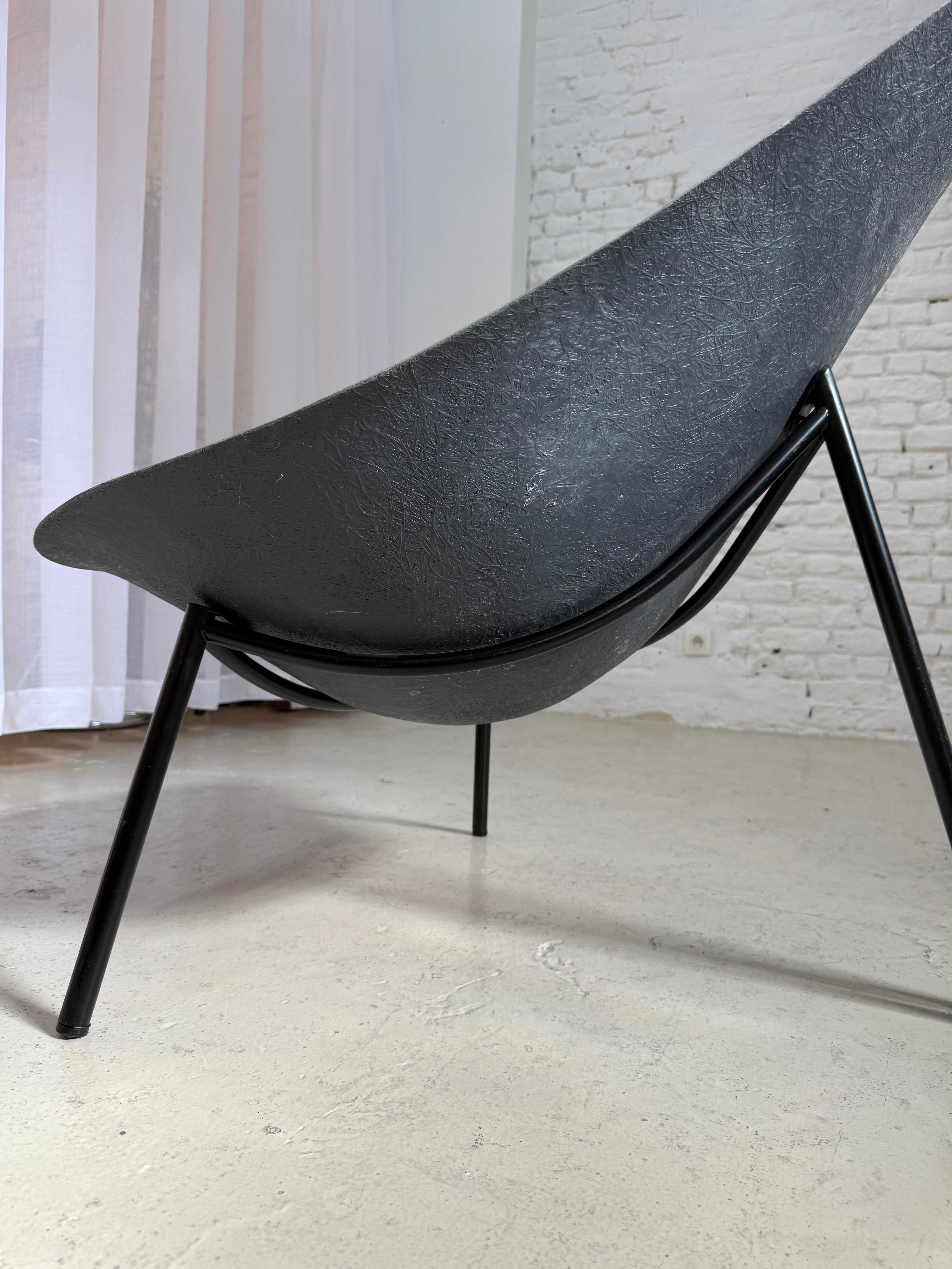 Fauteuil en fibre de verre édition Ed Merat 1970