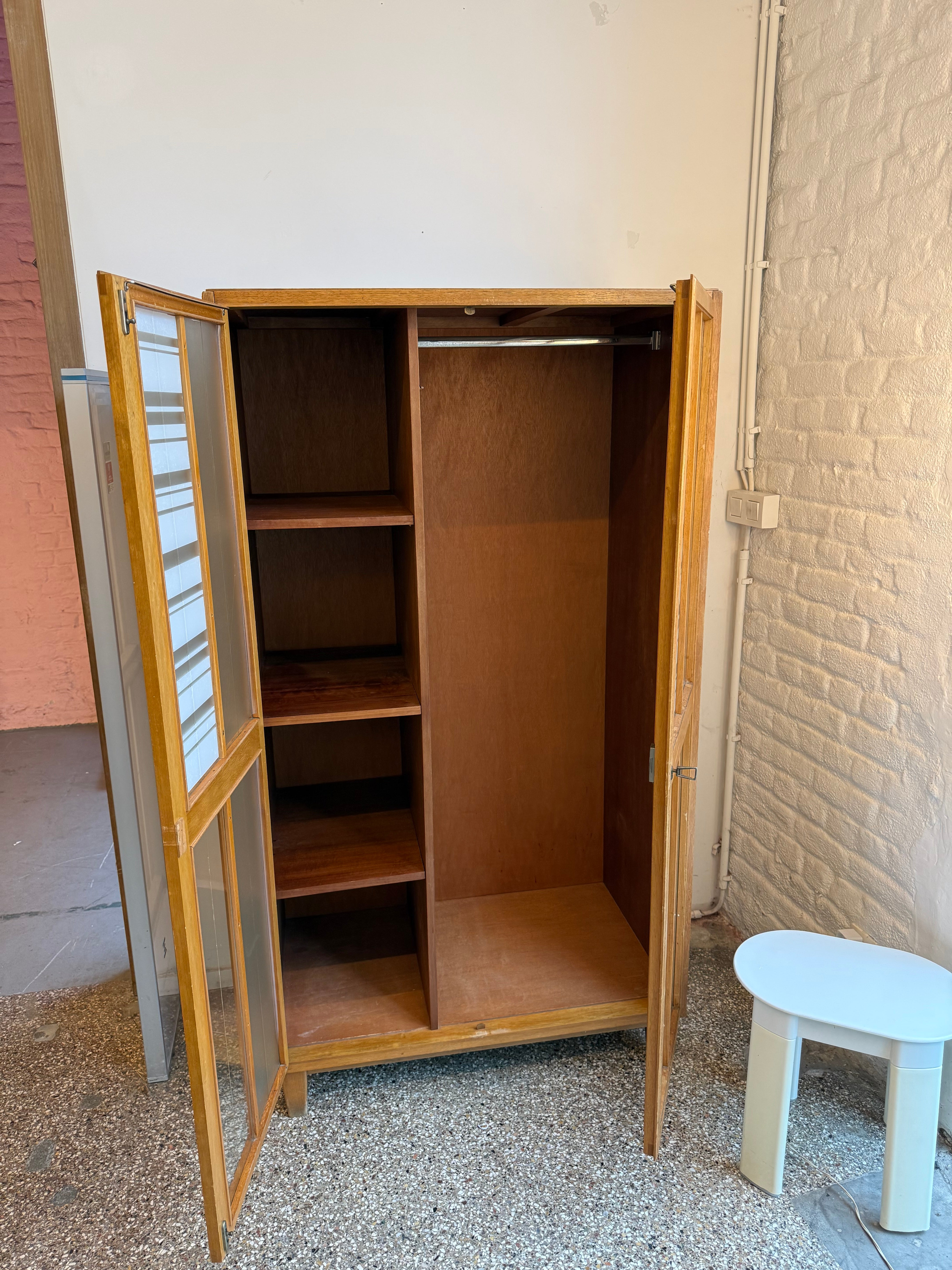 Penderie vintage en bois