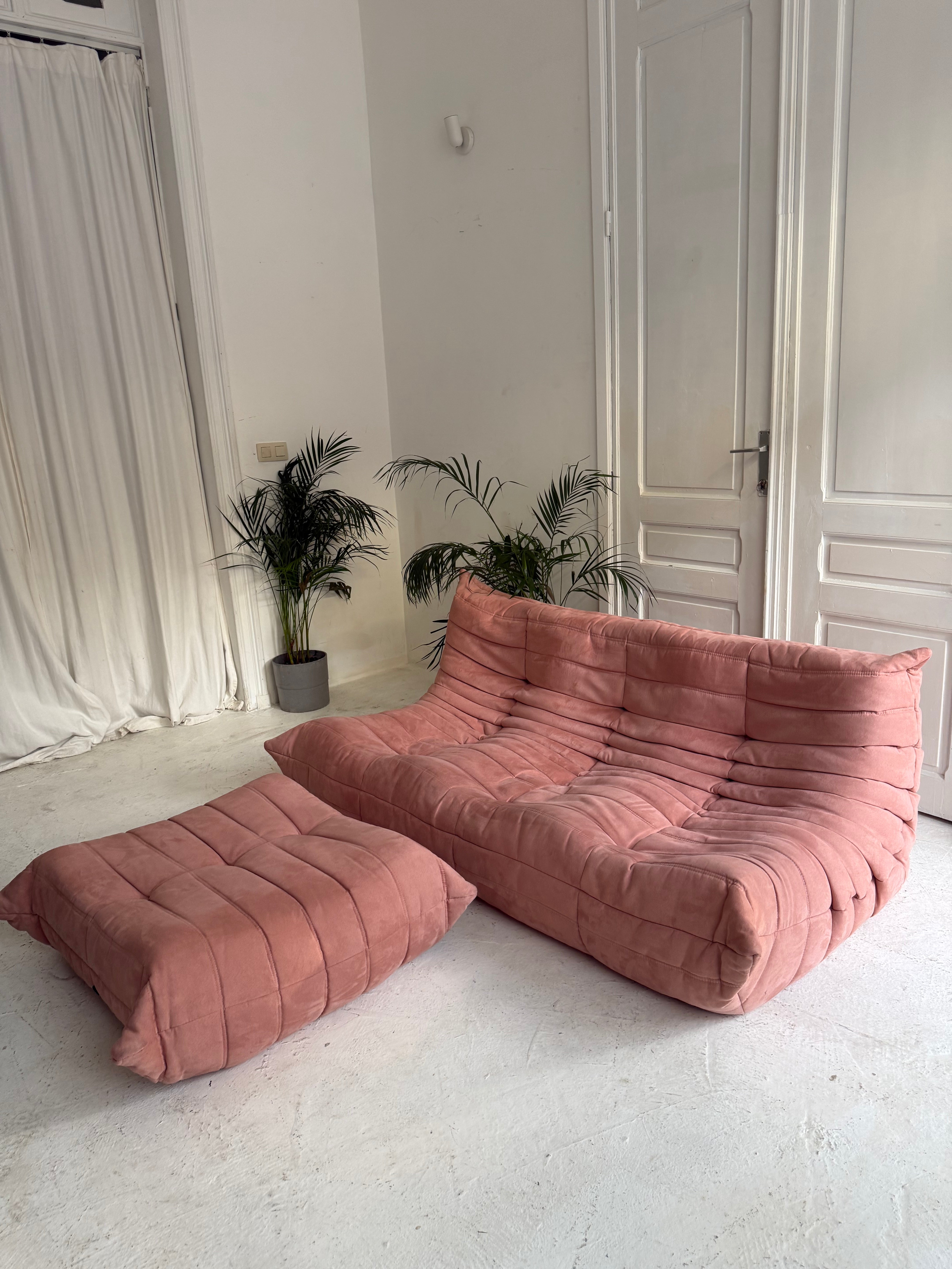 Togo + pouf orignal de 1986 en velour Rose