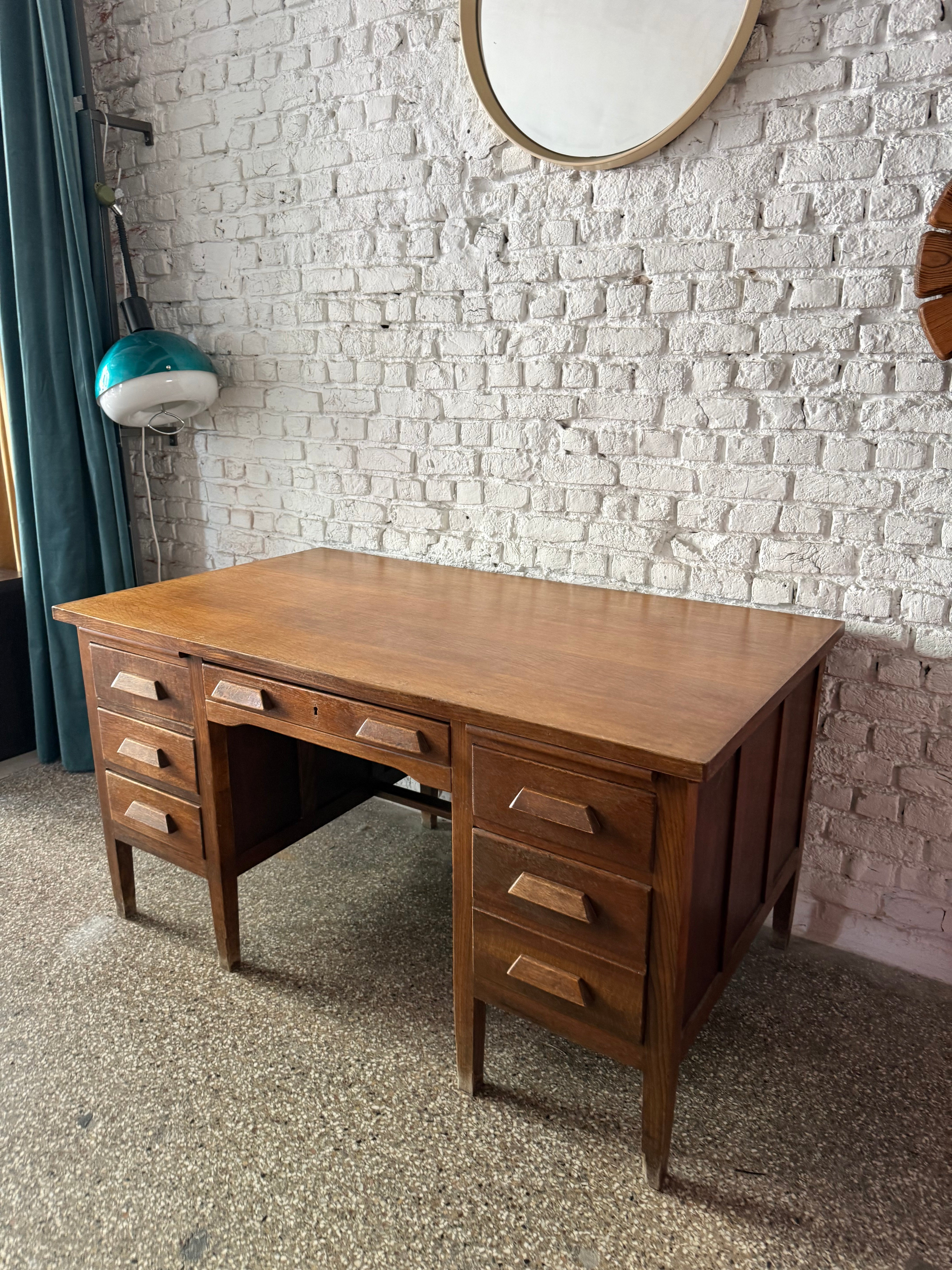 Bureau de 1940 en chêne