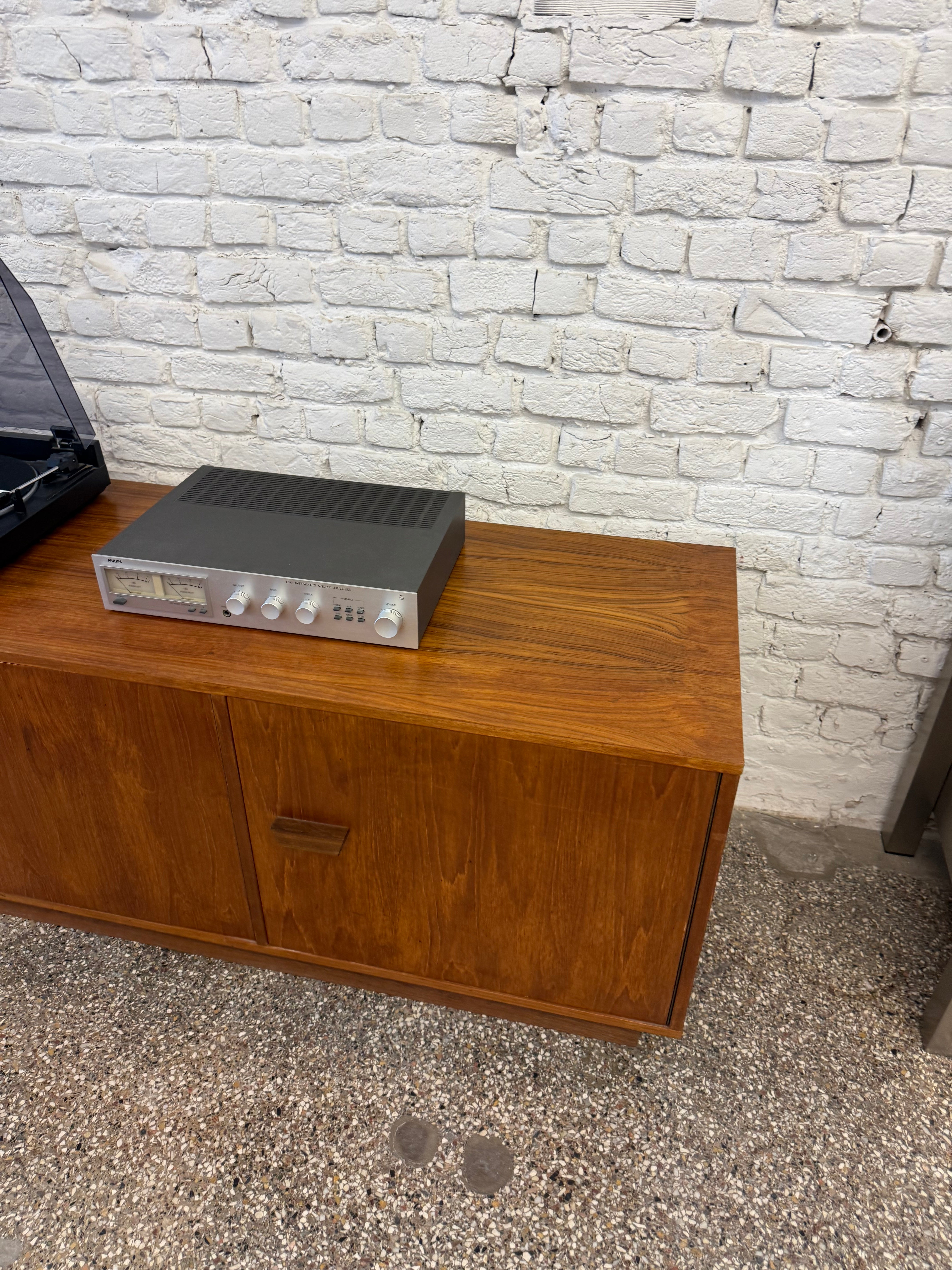 Dressoir vintage en bois massif