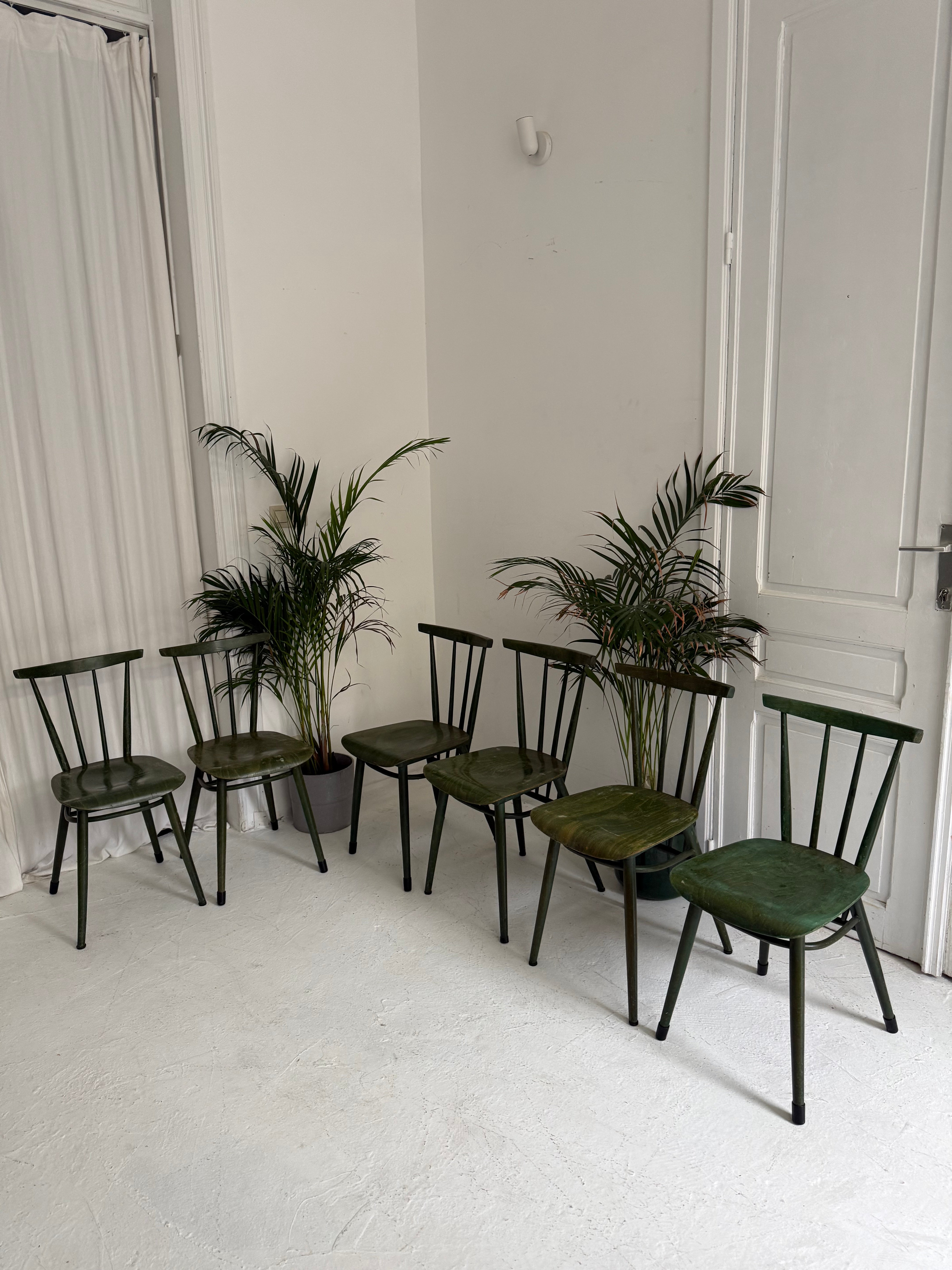 6 chaises vintage de bistro 1950