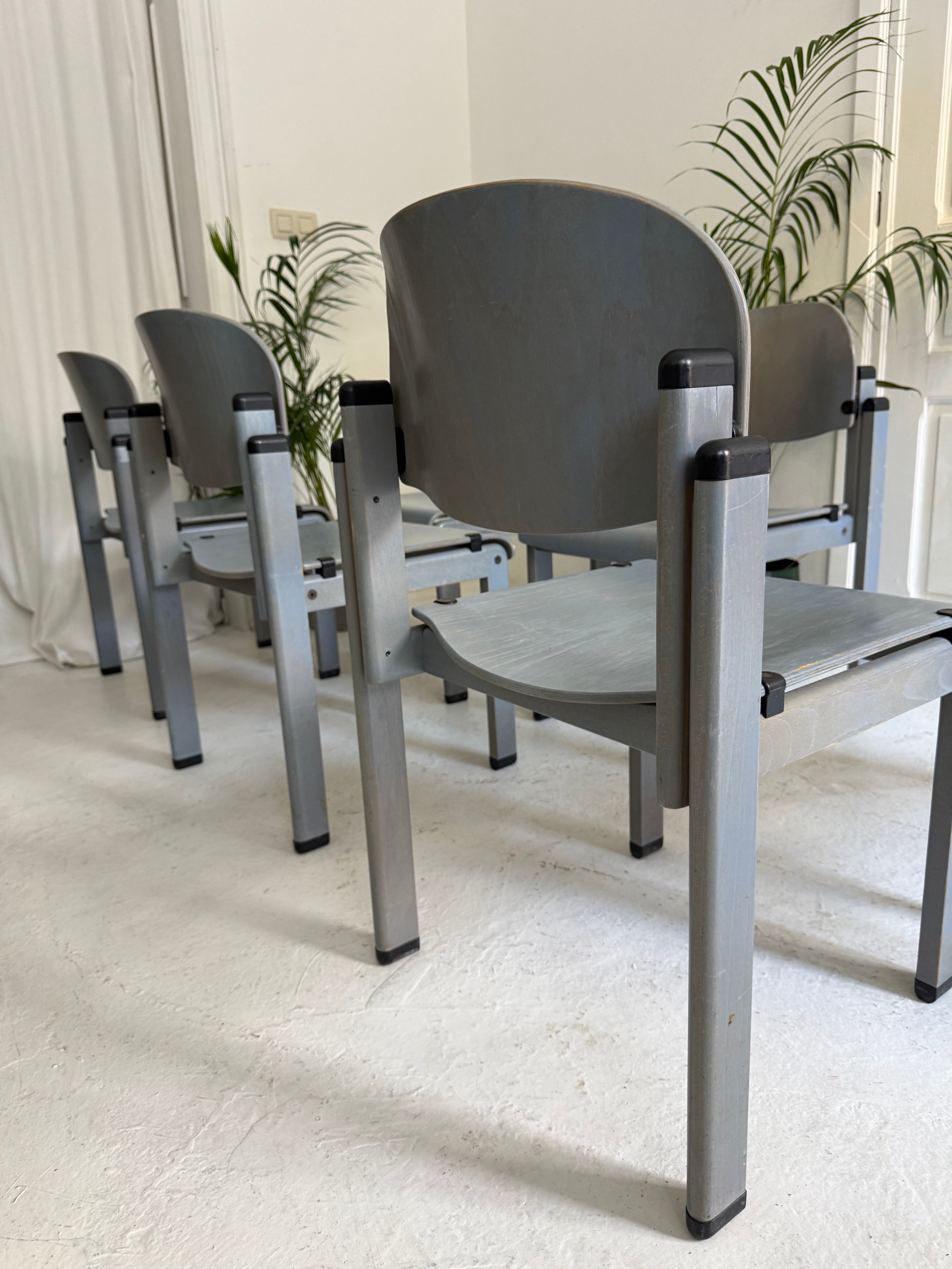 6 chaises en bois vintage