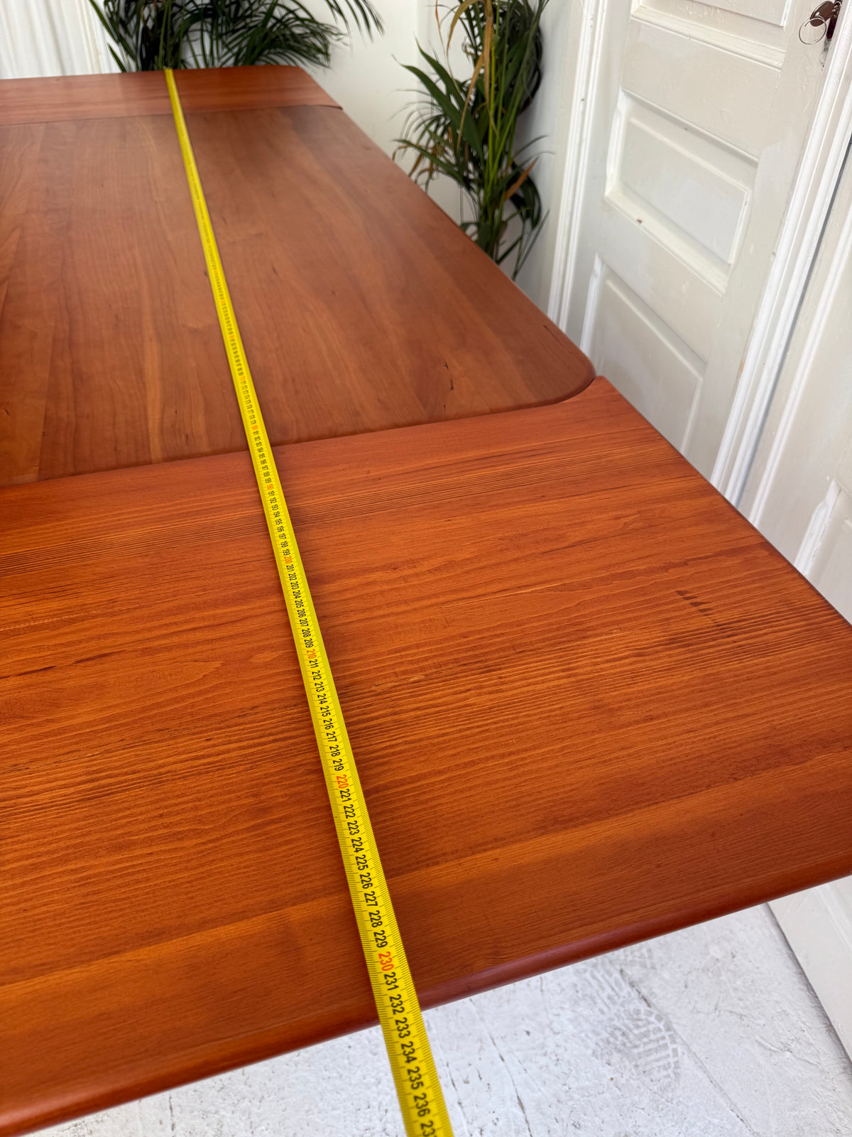 Table extensible en teck massif