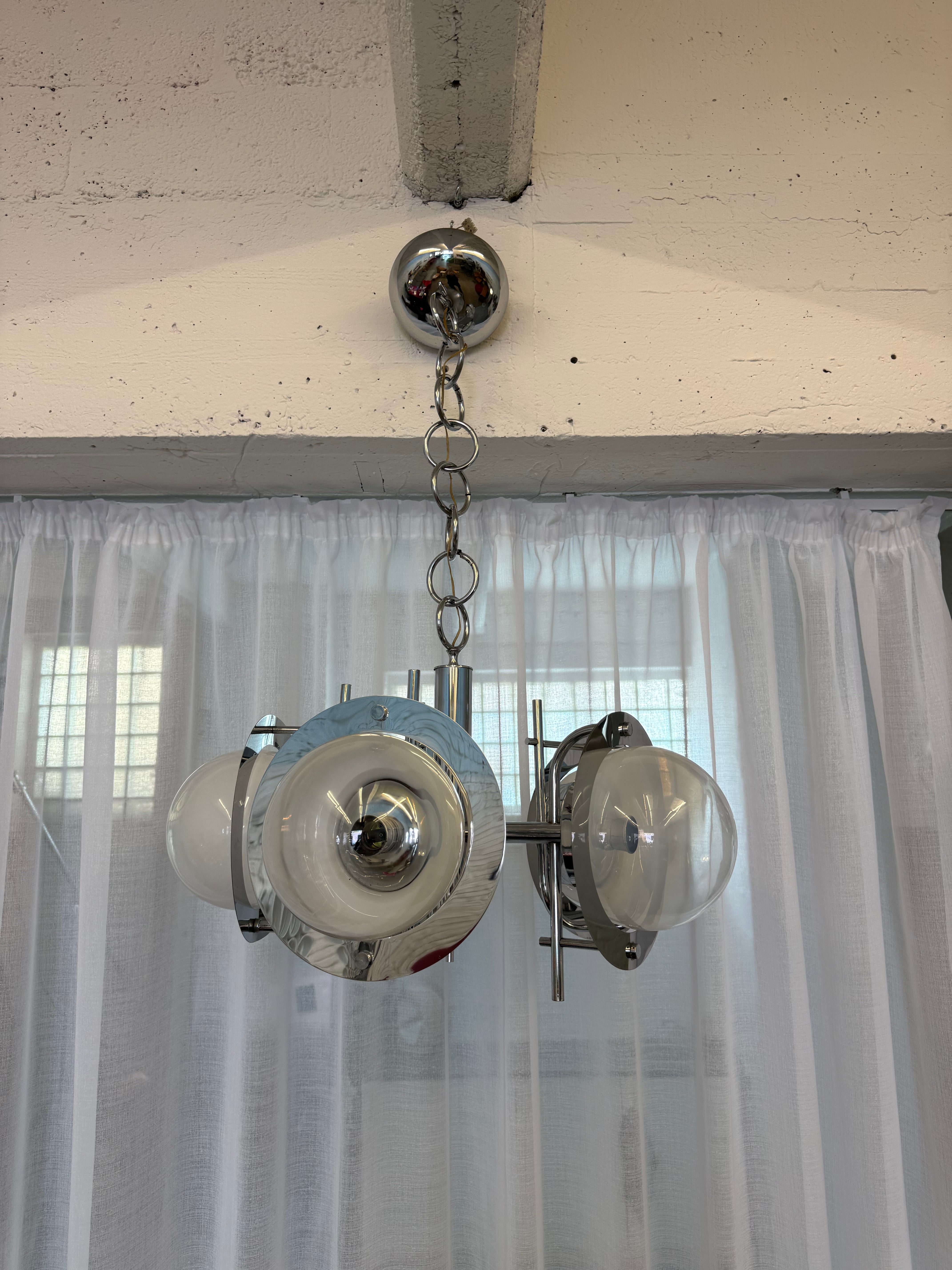 Lampe suspendu en chrome 1970
