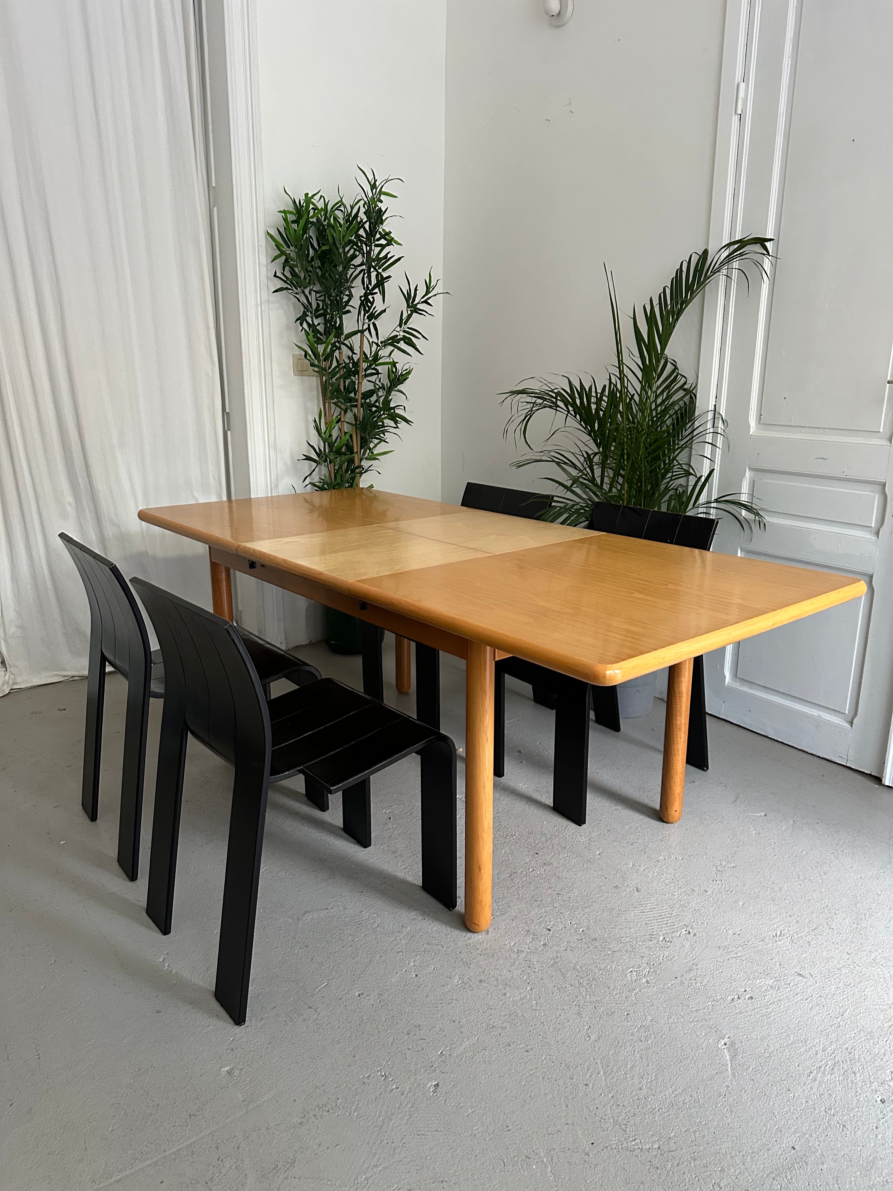 Table en bois massif extensible