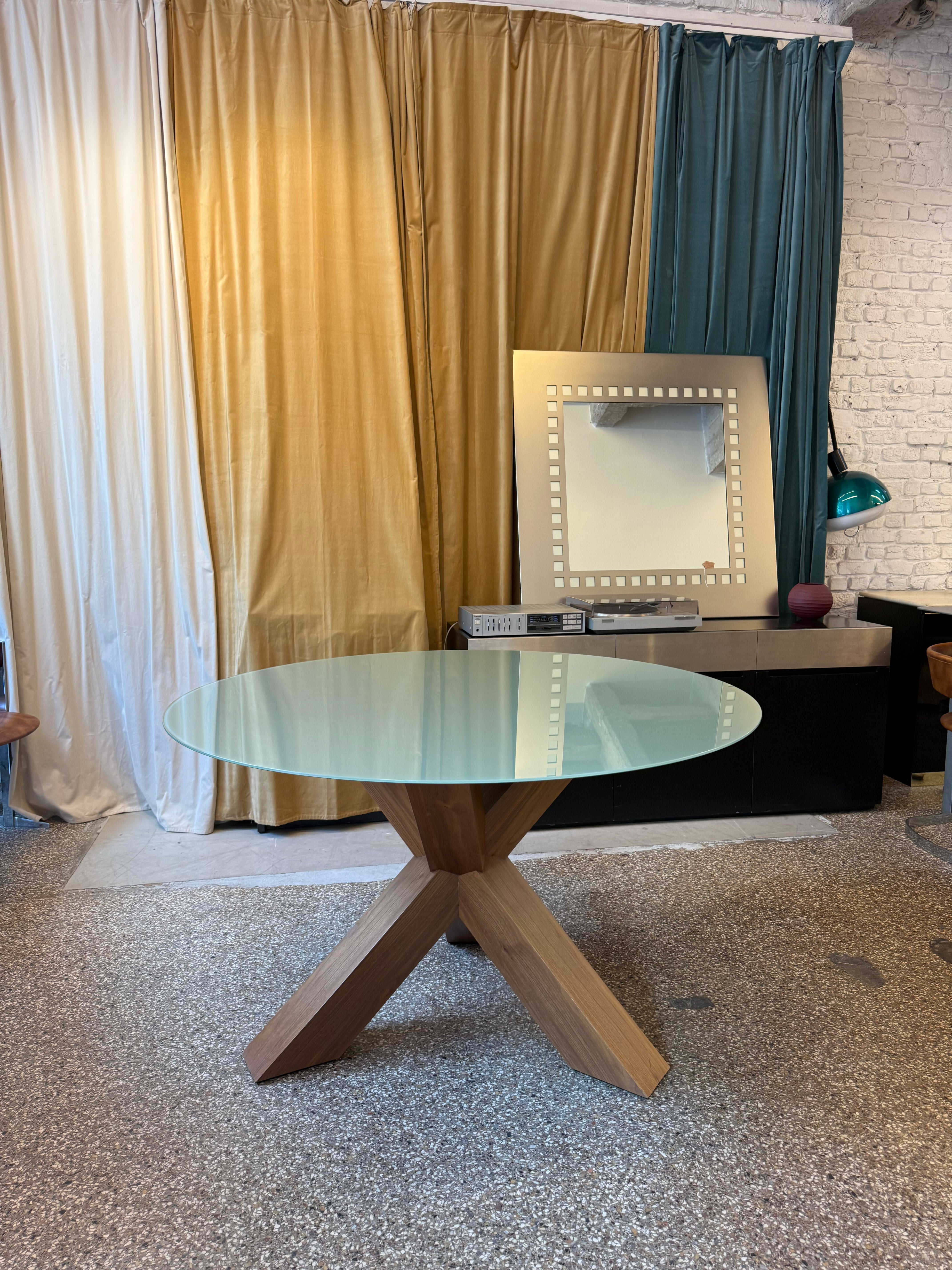 Table scandinave ronde