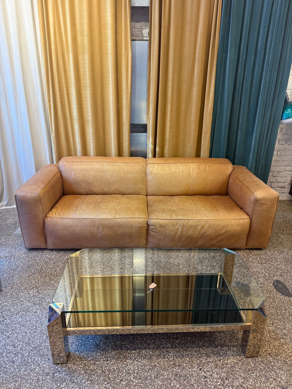 Fauteuil en cuir cognac de la marque Flamant