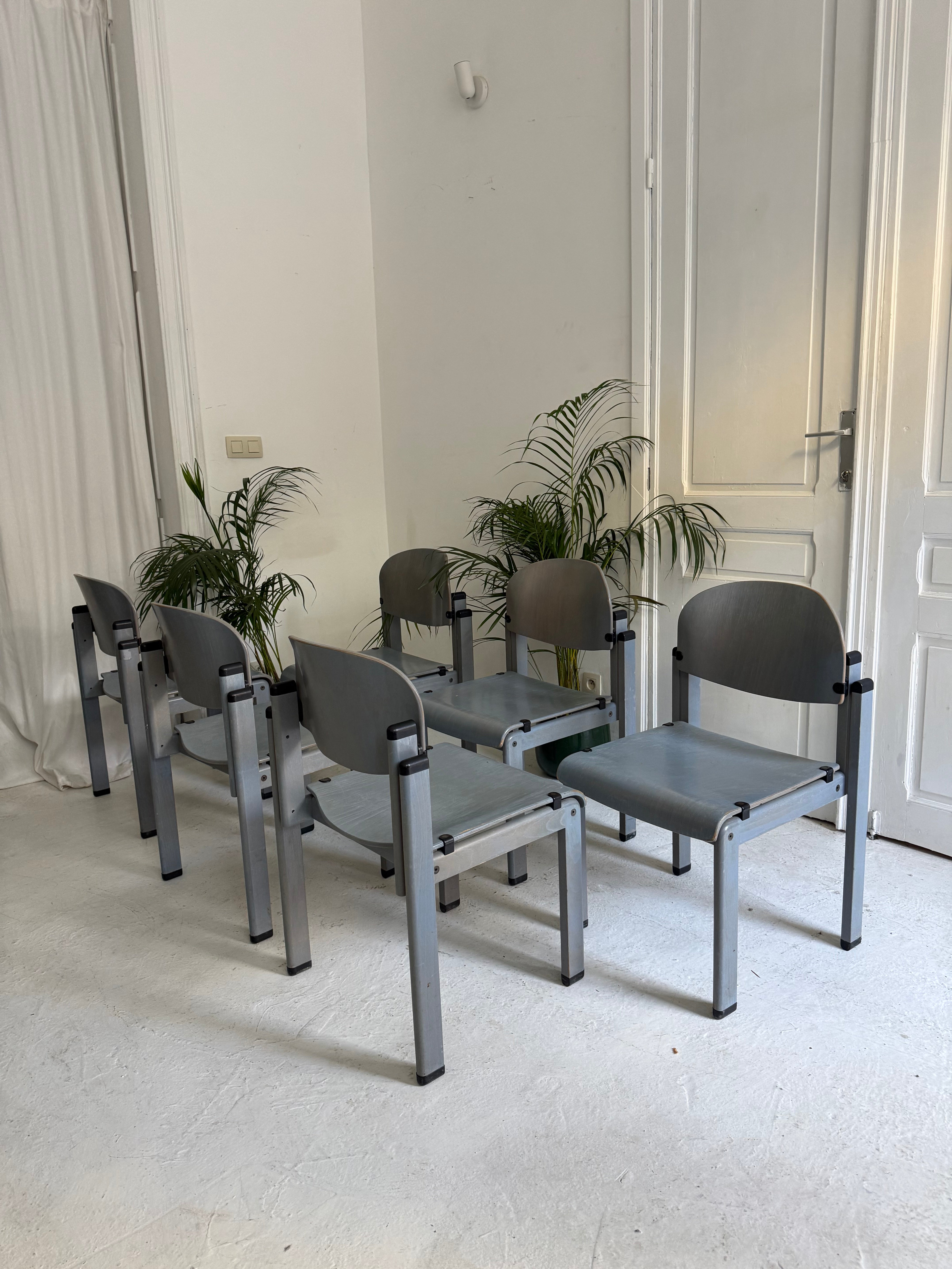 6 chaises en bois vintage