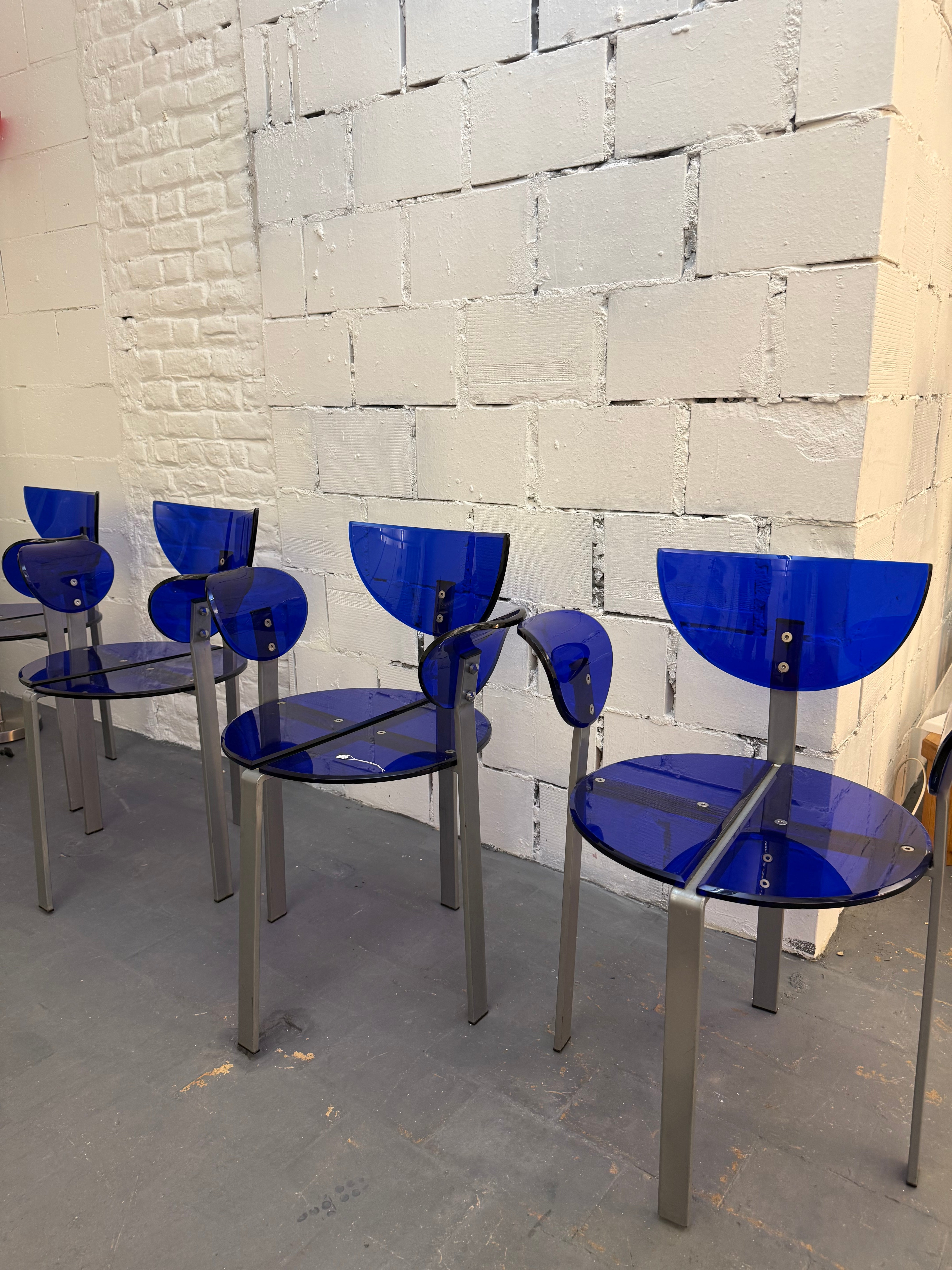 4 chaises design Plexi bleu