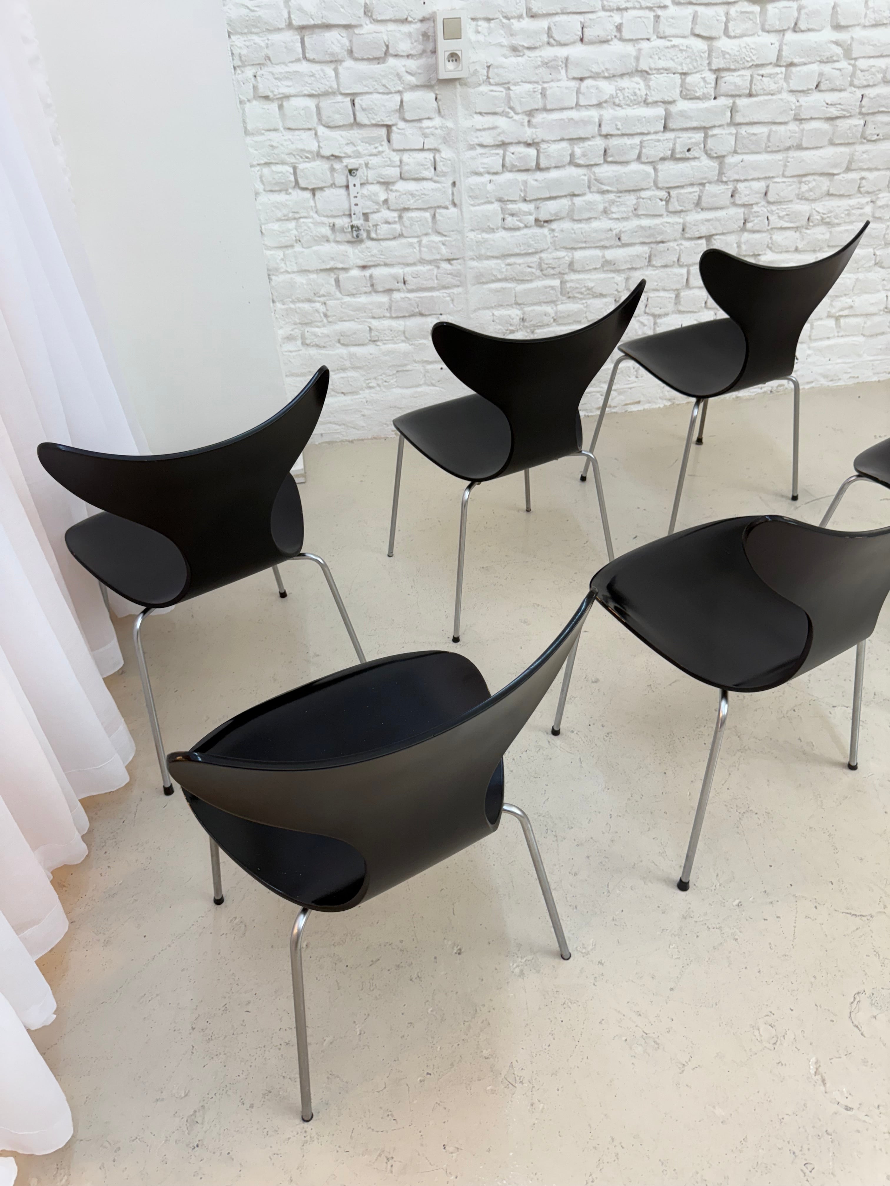 6 chaises Lily de Arne Jacobsen
