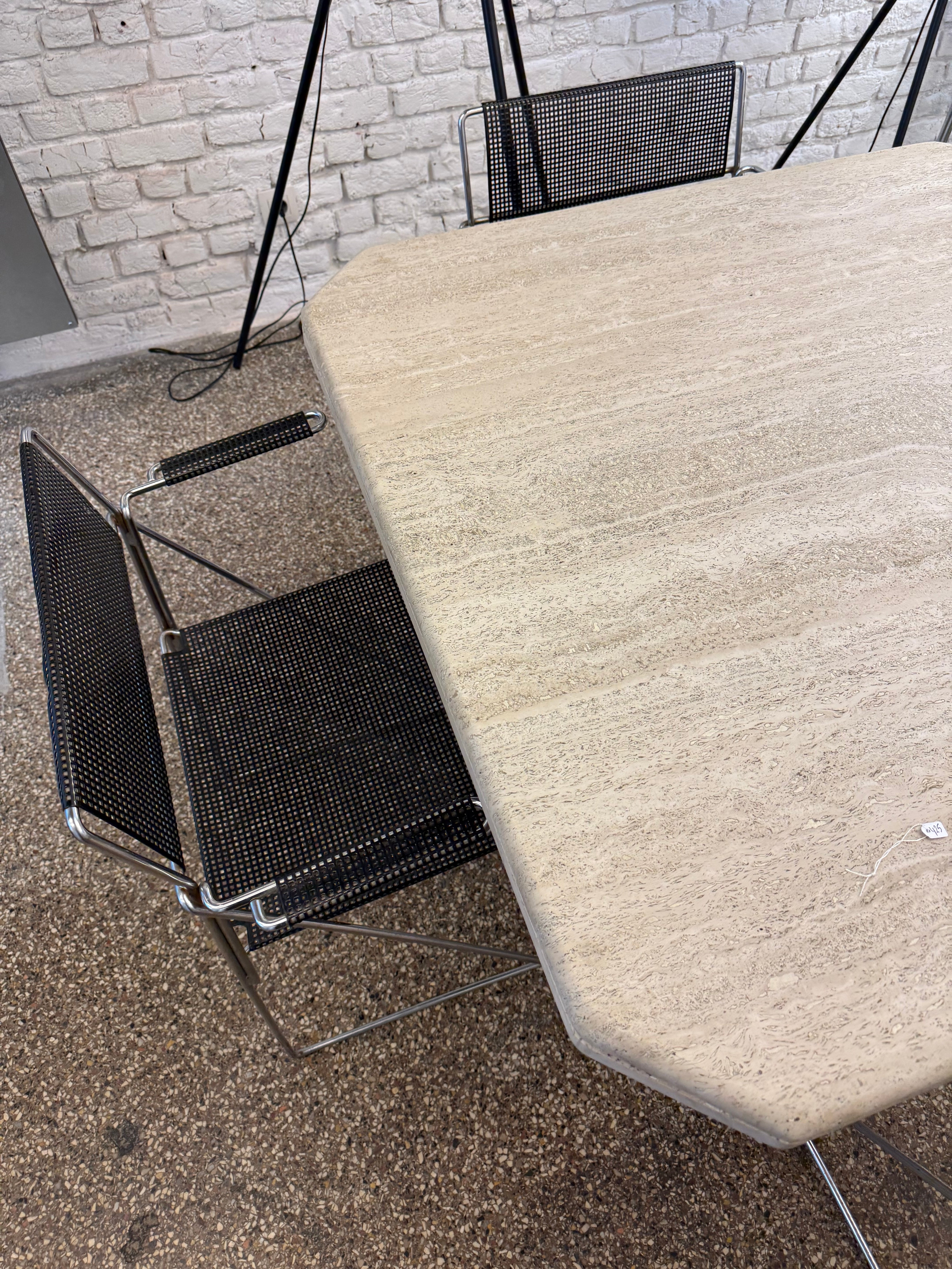 Table carré en travertin vintage