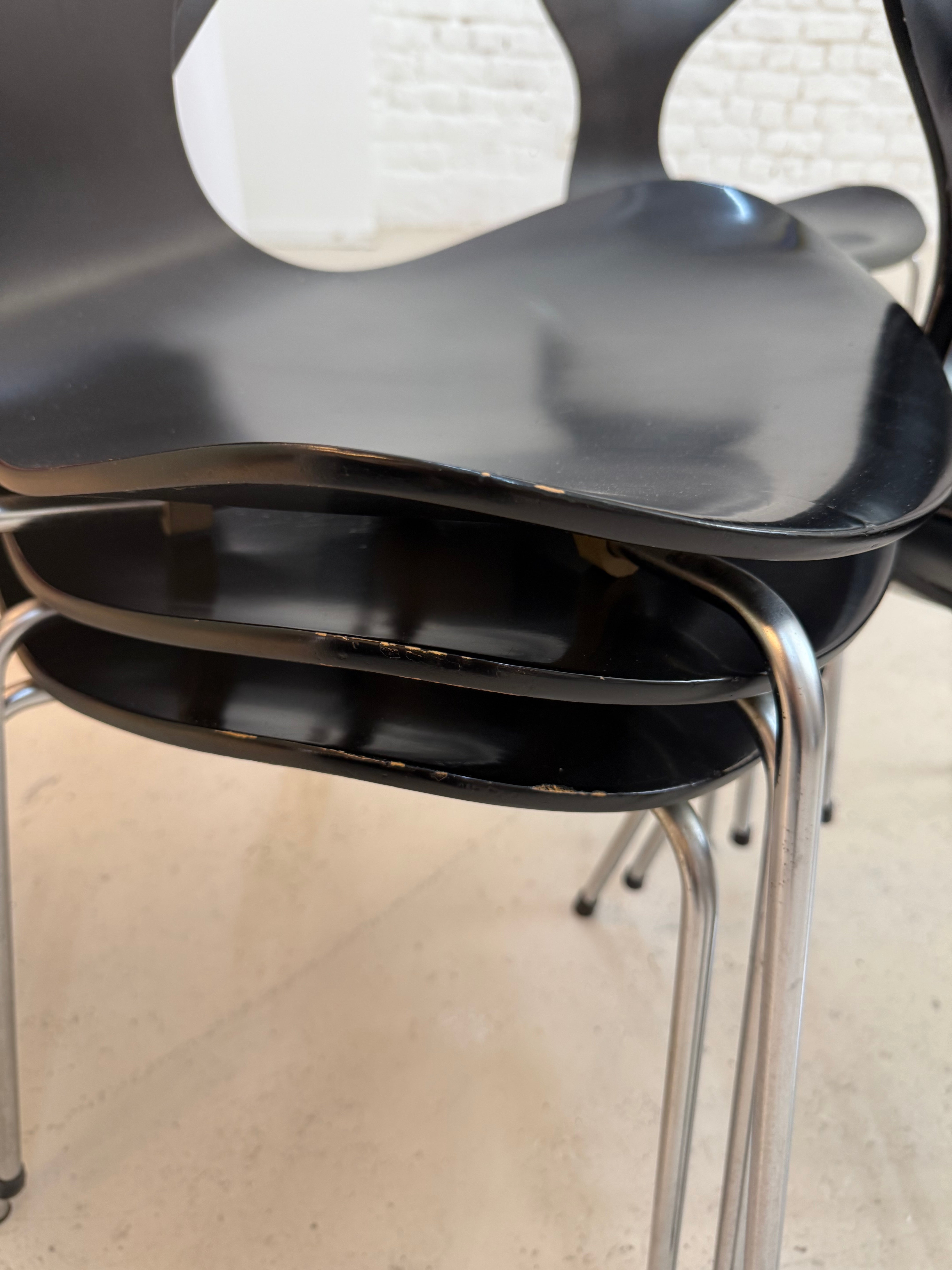 6 chaises Lily de Arne Jacobsen