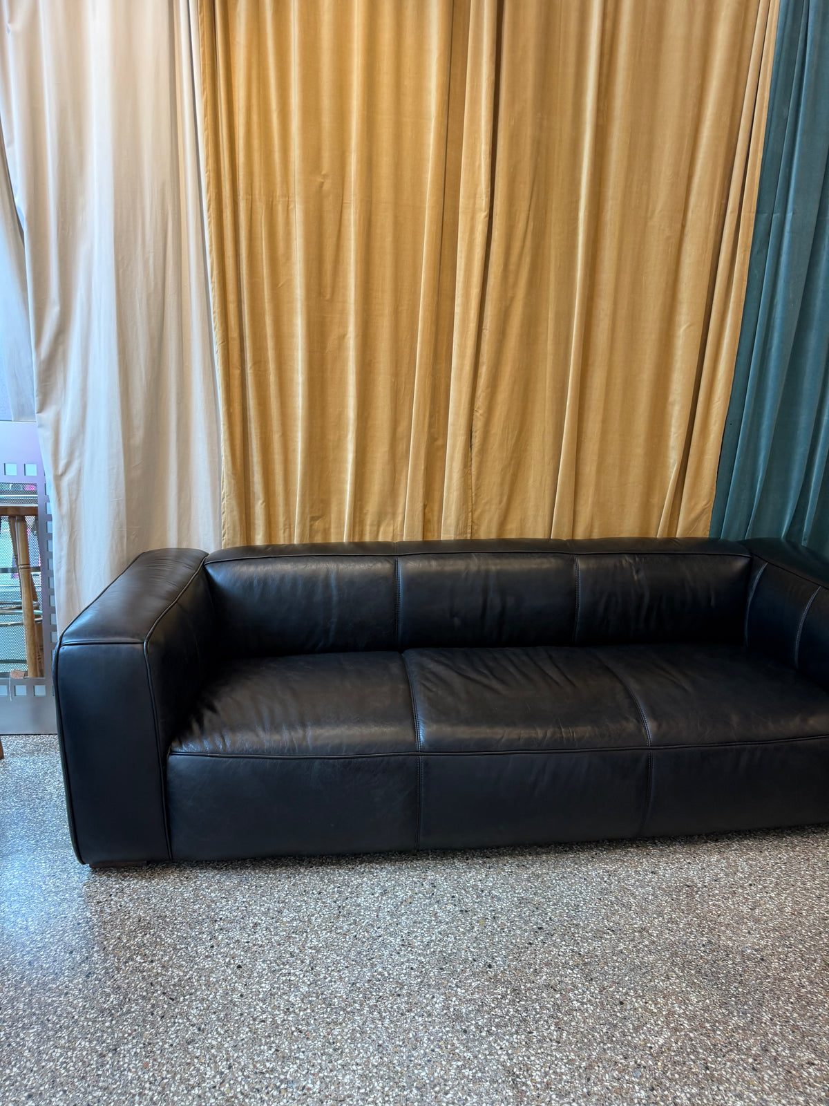 Fauteuil en cuir de la marque FLAMANT