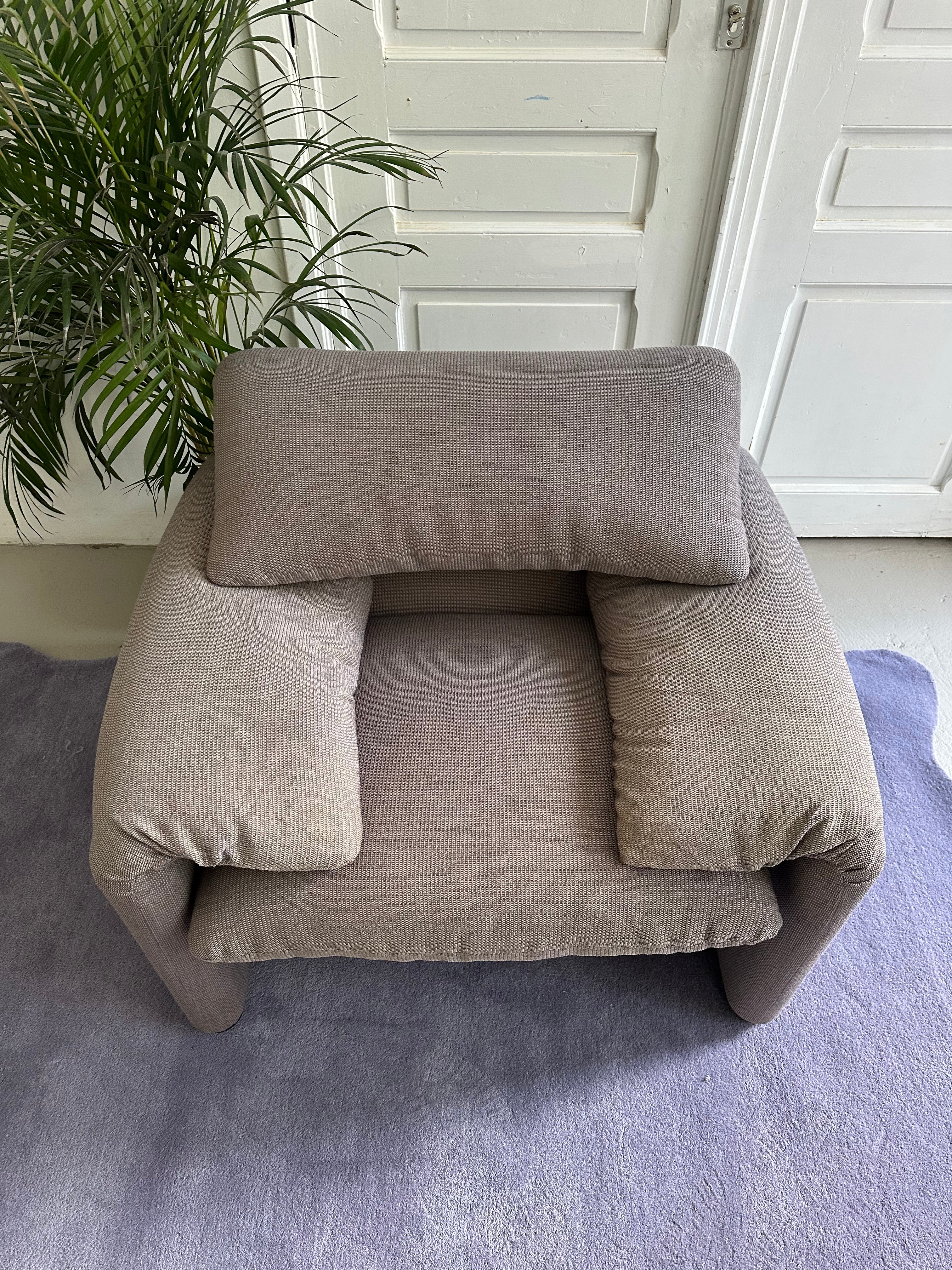 Maralinga fauteuil 1 place de Cassina