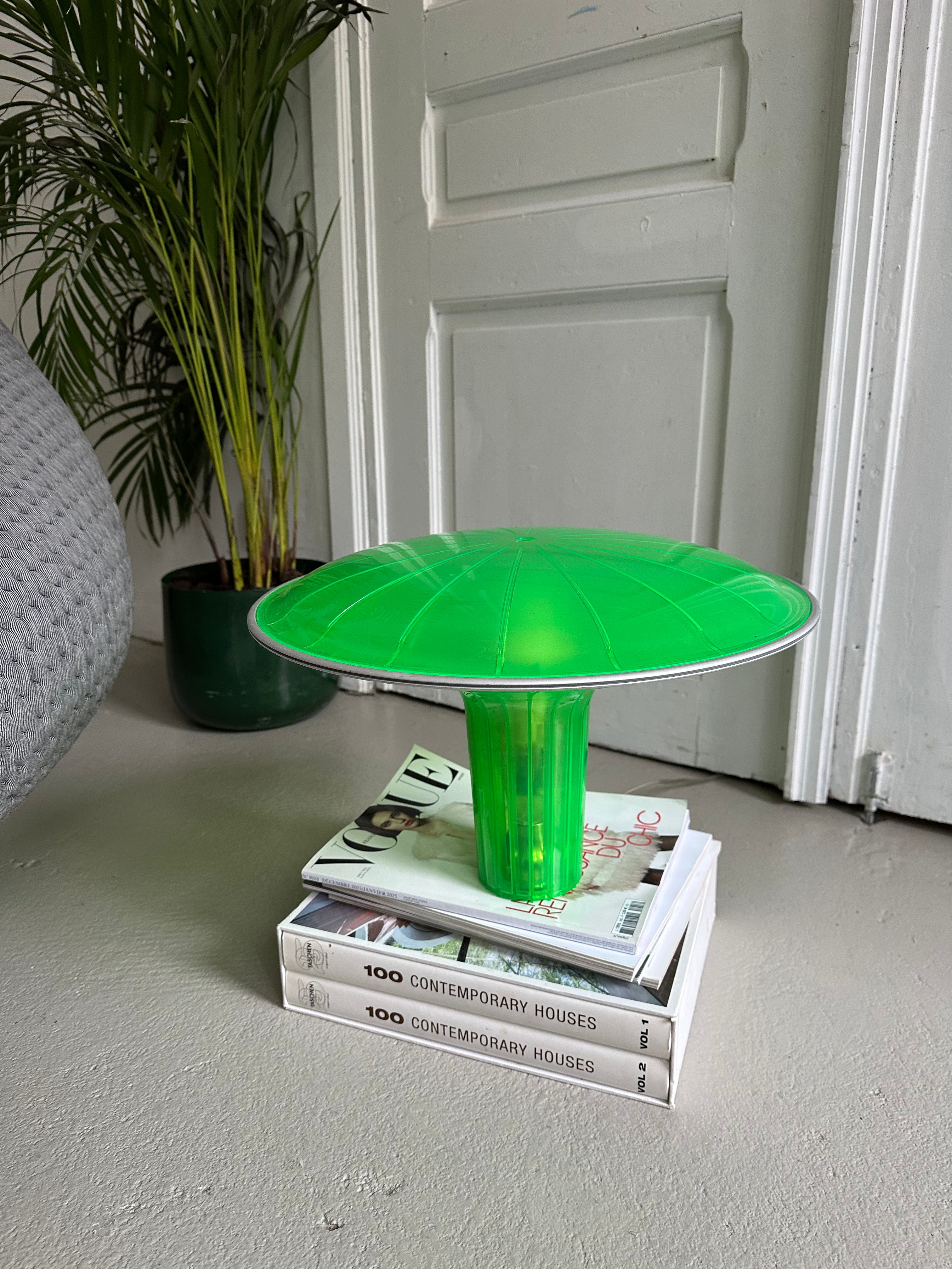lampe retro futuriste Luce Plan 1999 Agaricon