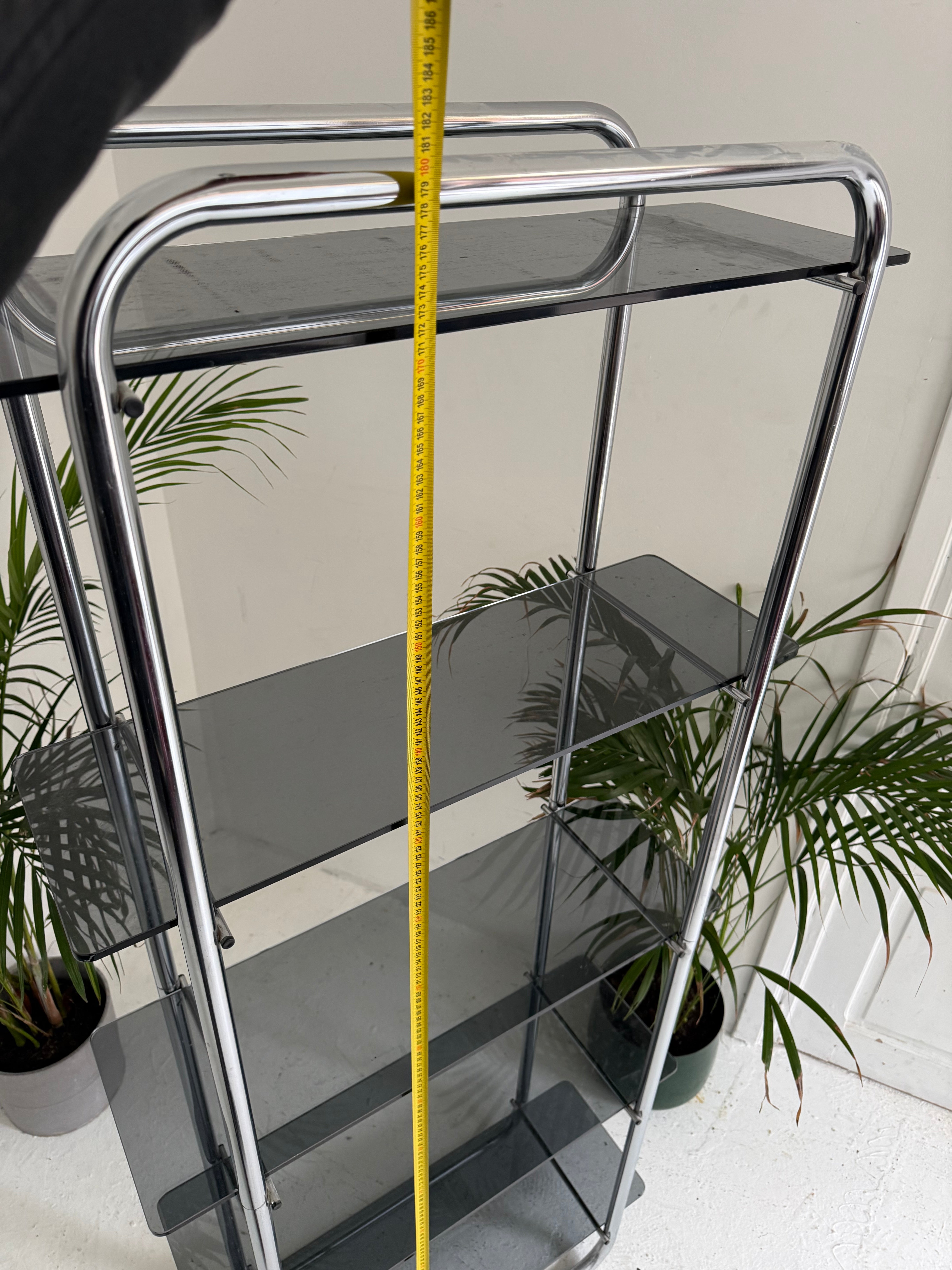 Étagère vintage en chrome et verre fumée