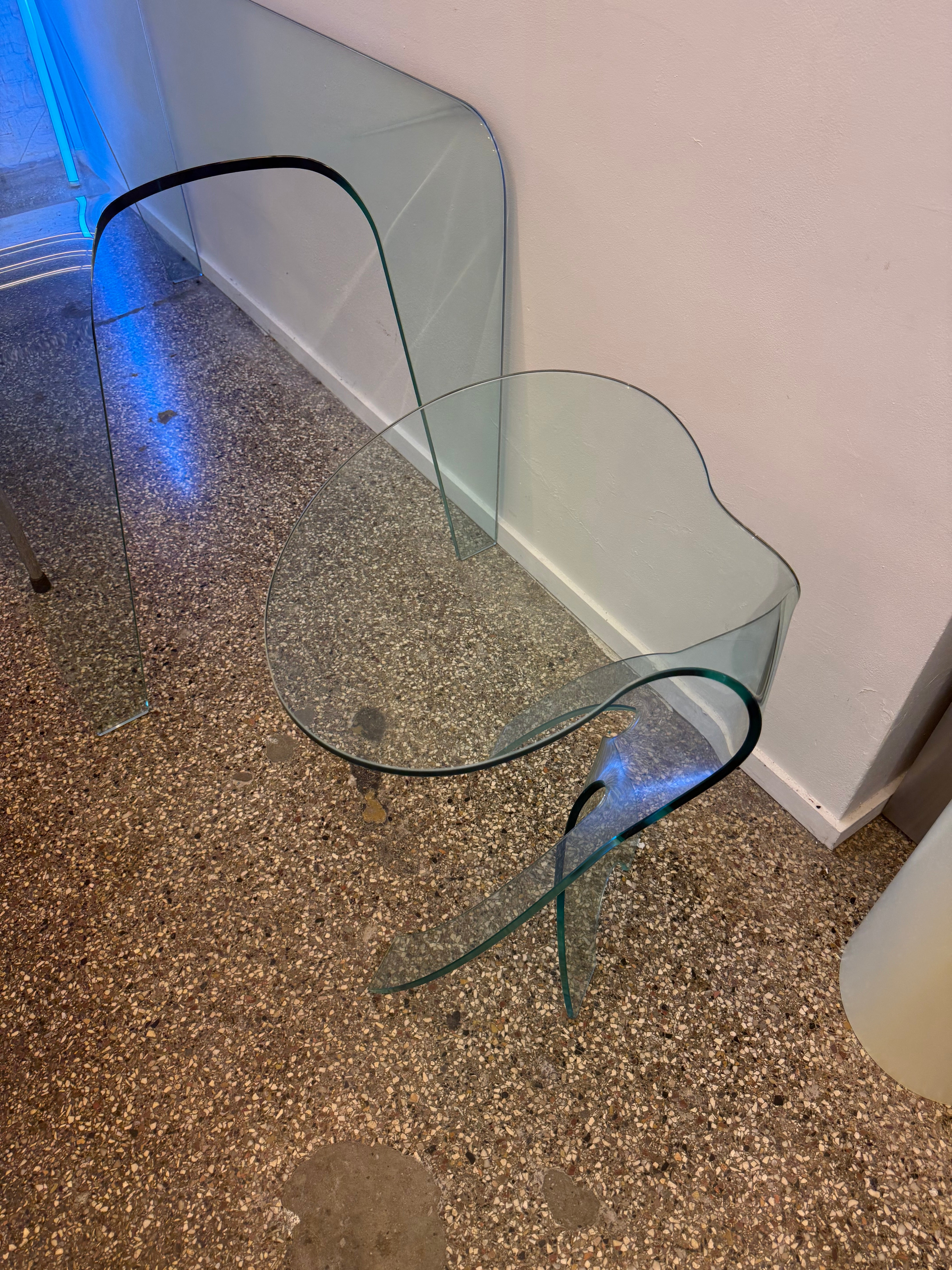 Table d’appoint en verre