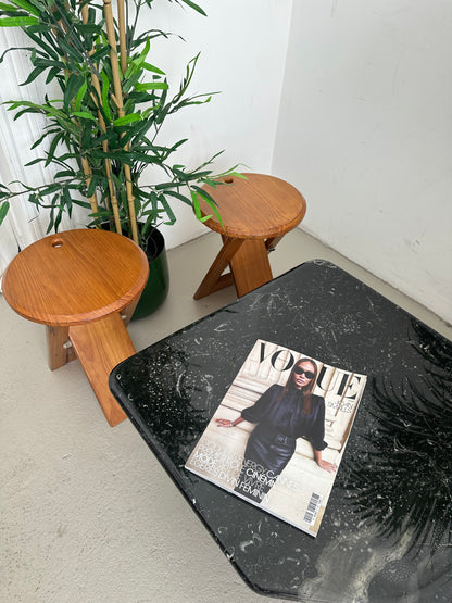 Table d’appoint en marbre noir