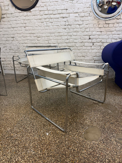 Chaise Wassily vintage blanche