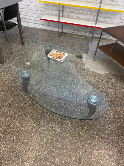 Table basse unique en inox et verre