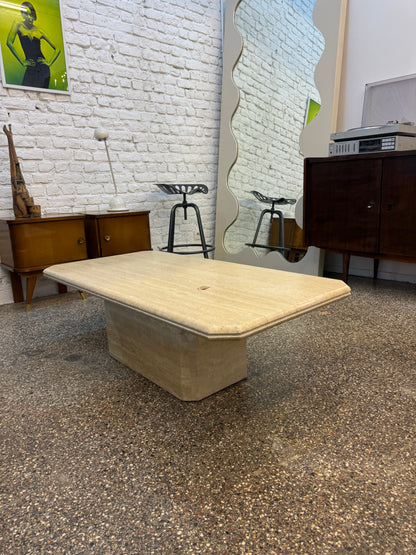 Table basse en travertin