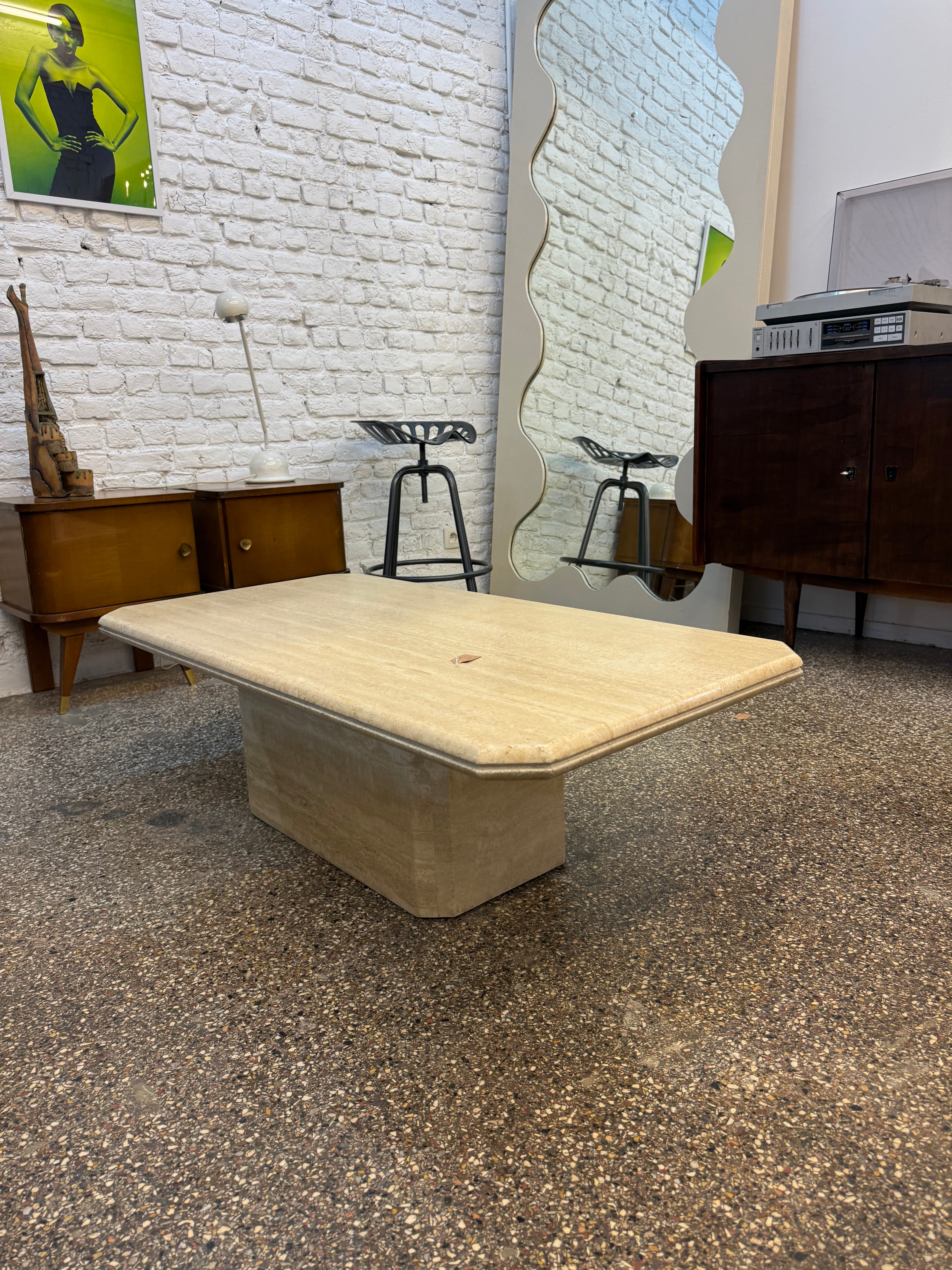 Table basse en travertin