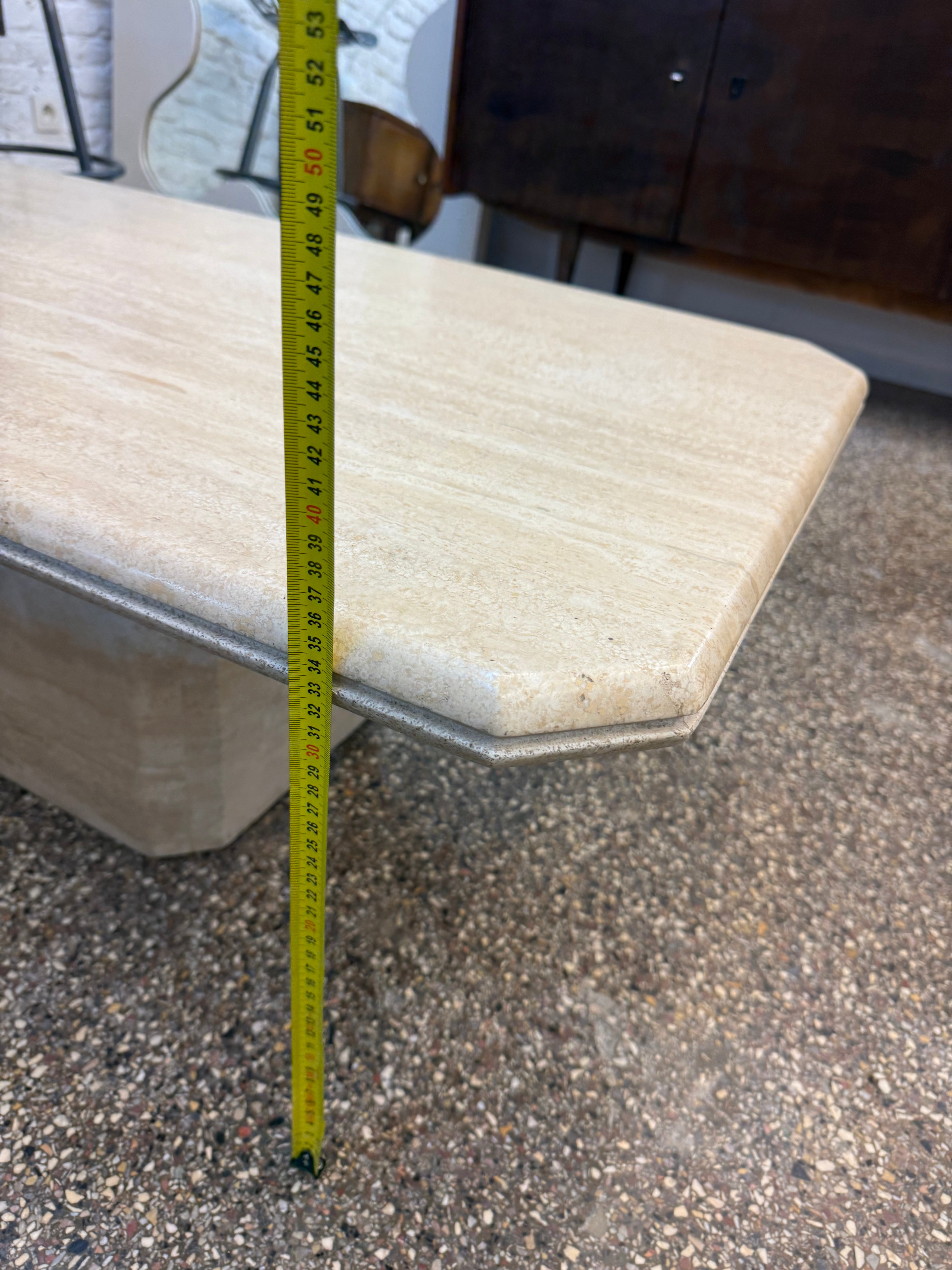 Table basse en travertin