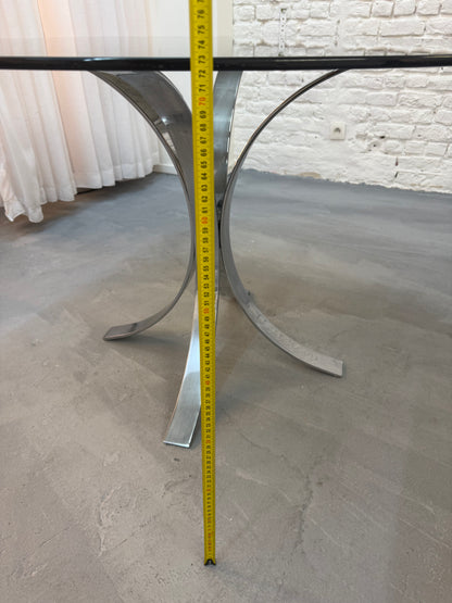 Table ronde en verre fumé et chrome 1970