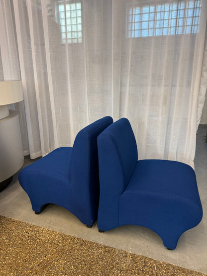 2 fauteuils bleu en tissu 1970