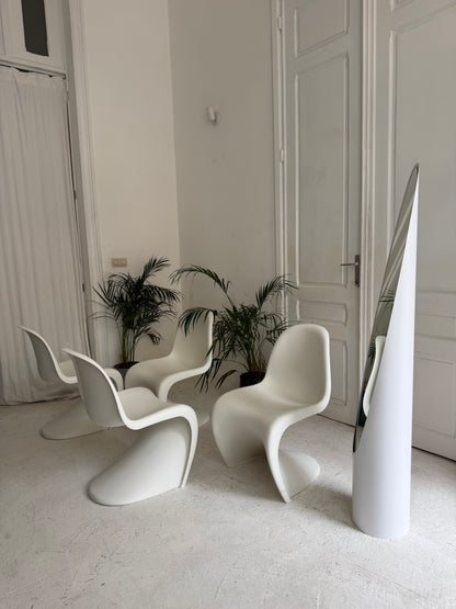 4 chaises design Vitra Panton chair S