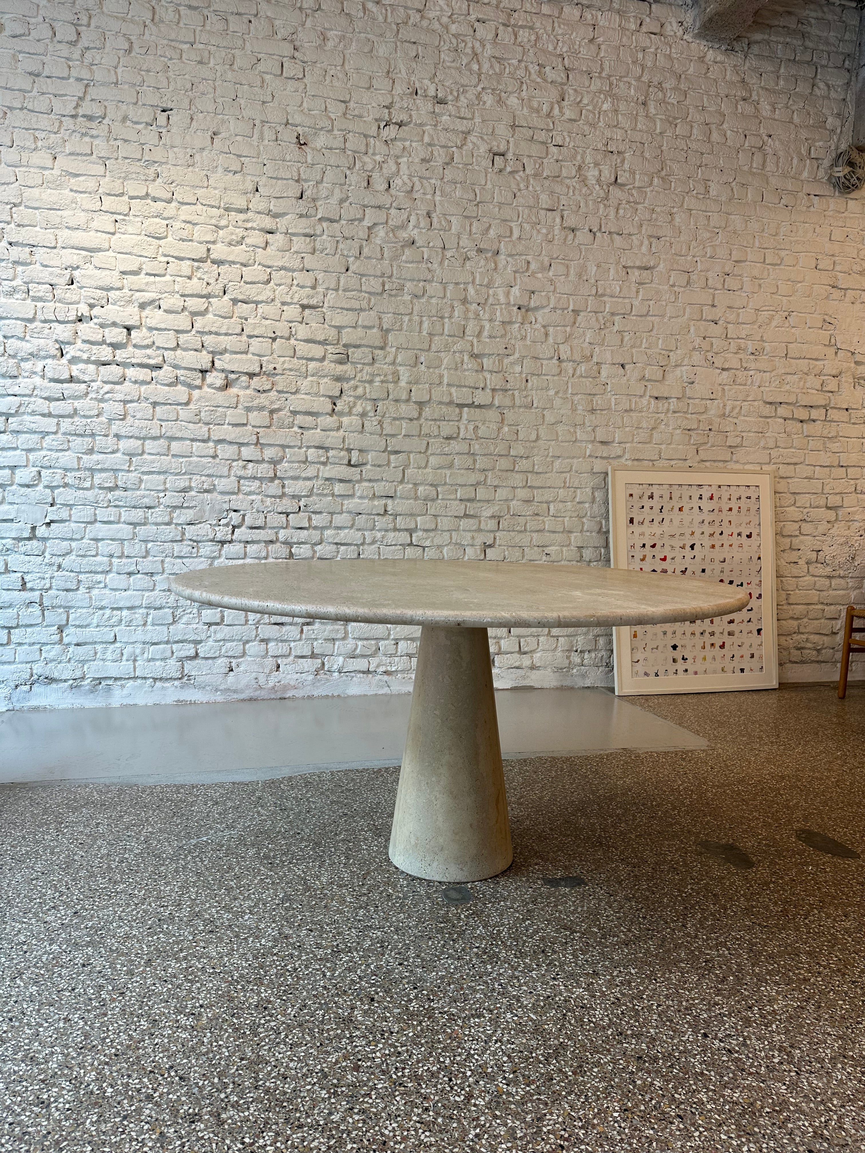 Table en travertin Angelo Mangeriotti