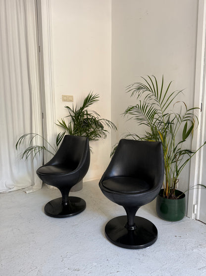 Paire de fauteuils Polaris par Pierre Guariche