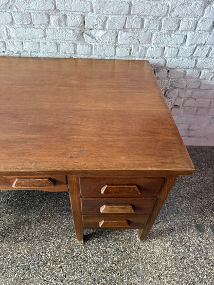 Bureau de 1940 en chêne