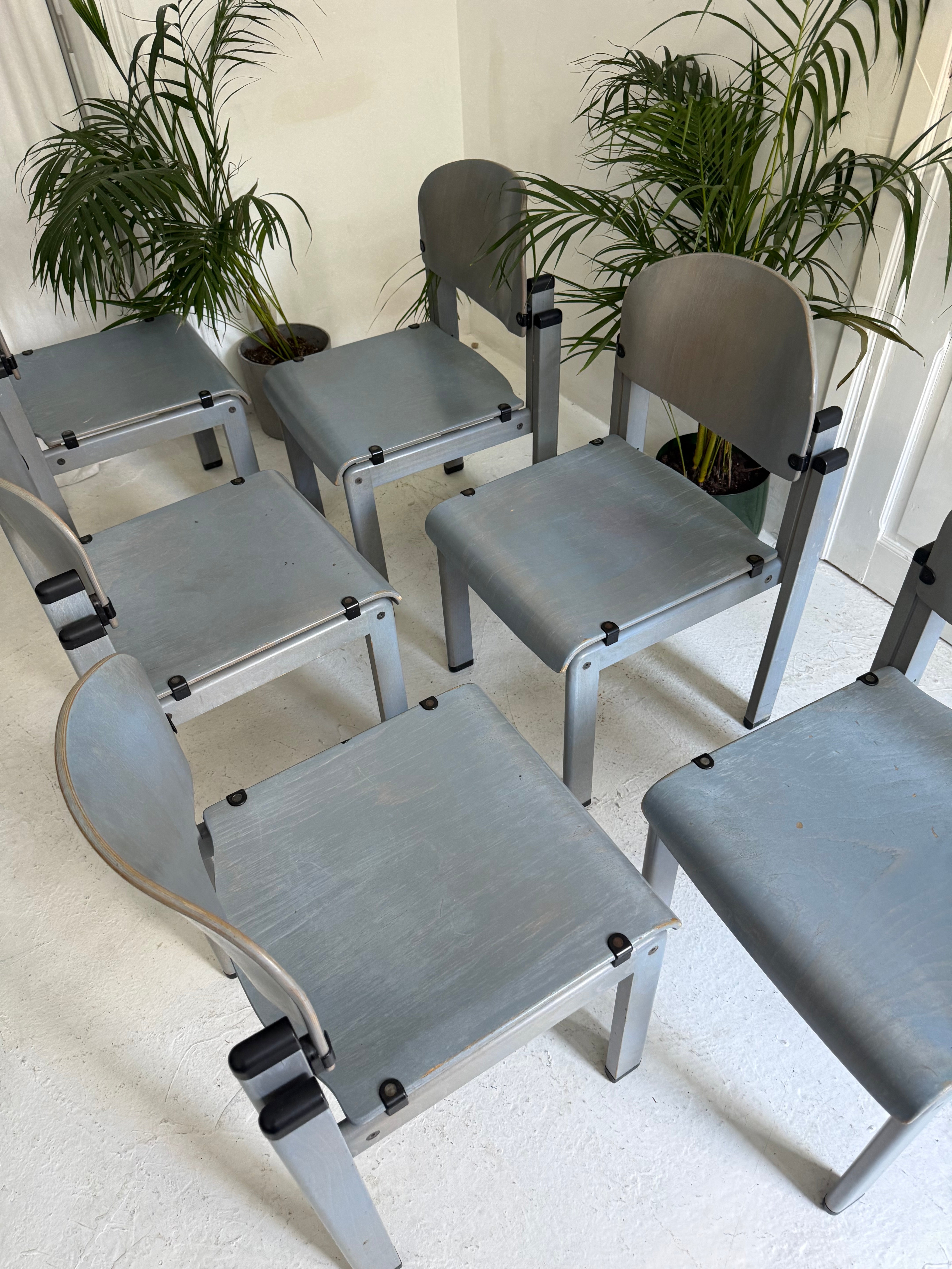 6 chaises en bois vintage