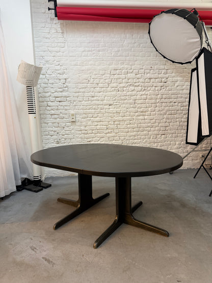 Table scandinave en bois noir