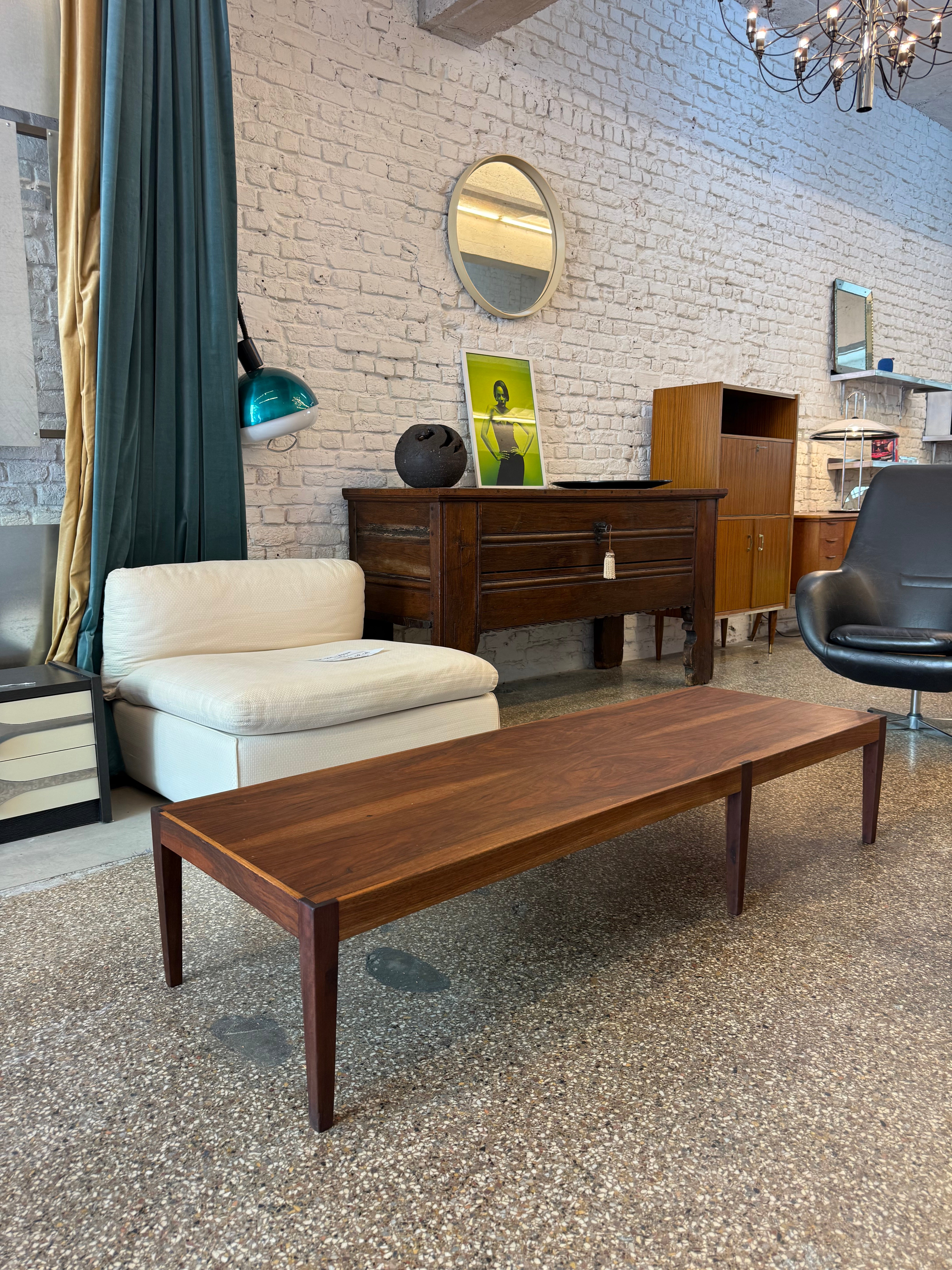 Table de salon danoise en bois massive