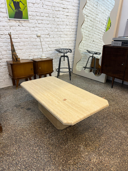 Table basse en travertin
