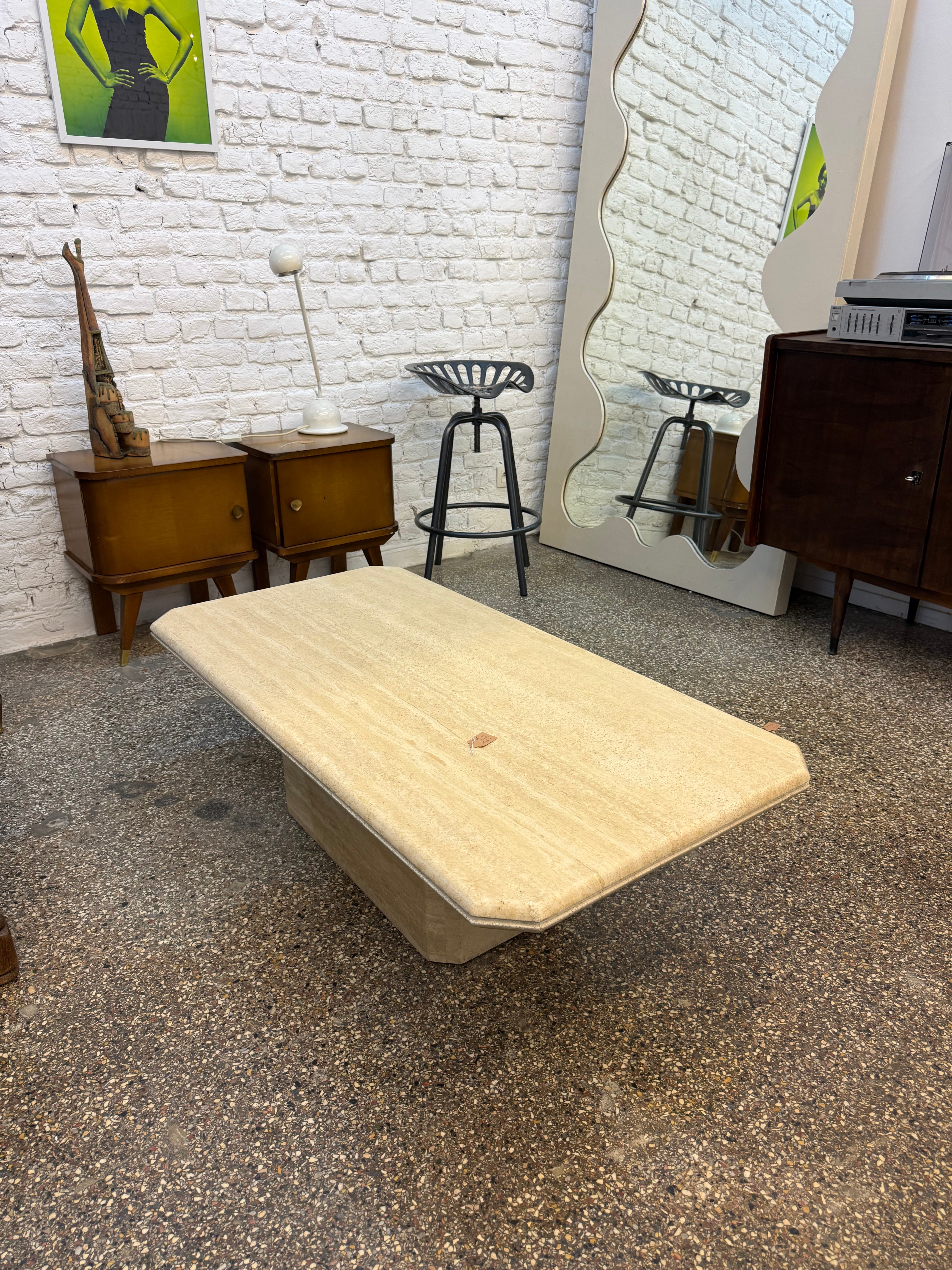 Table basse en travertin
