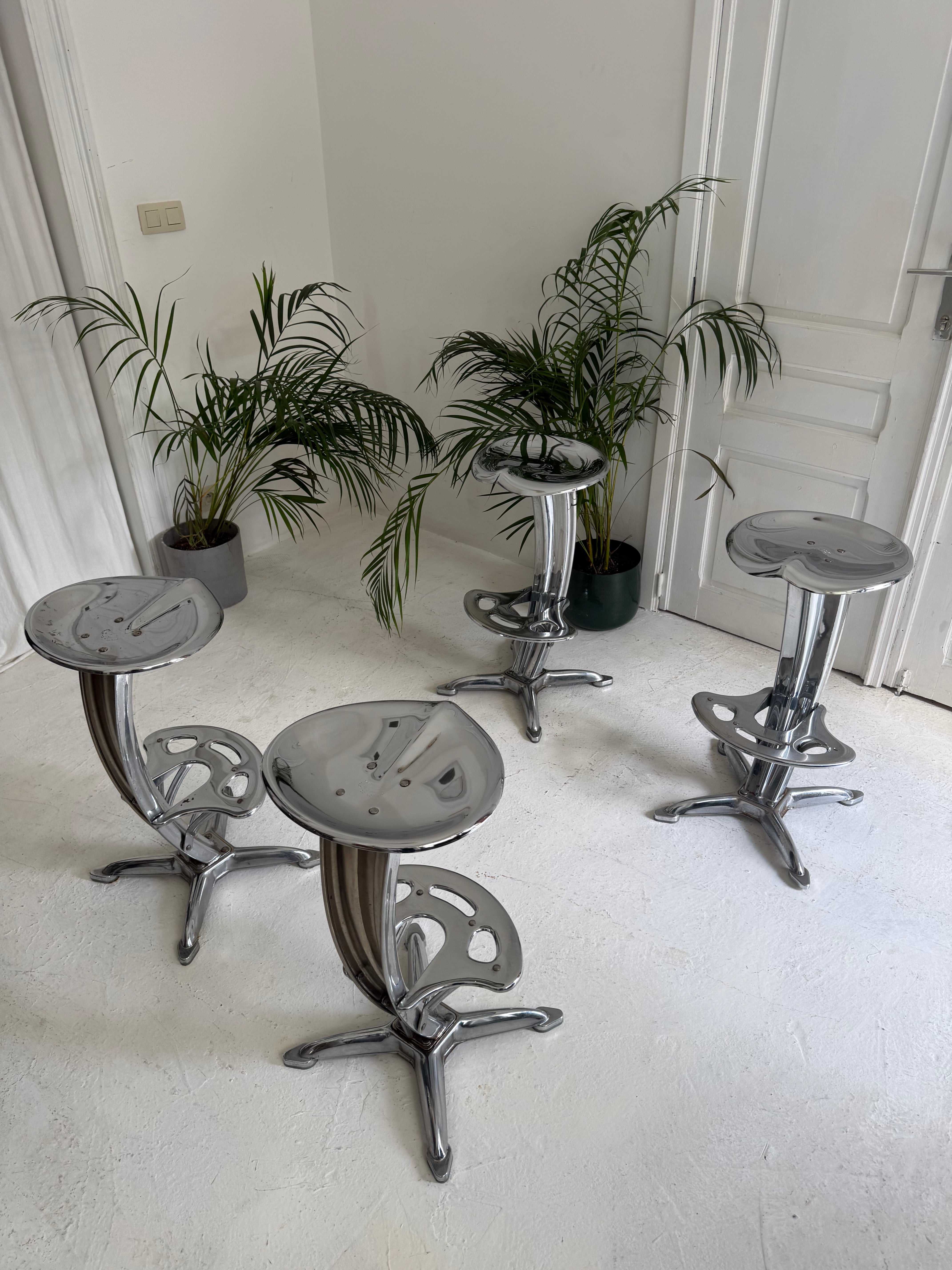 4 tabourets Yasu Sasamoto Lotus