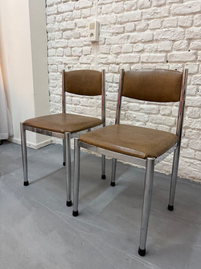 4 chaise vintage en cuir brun